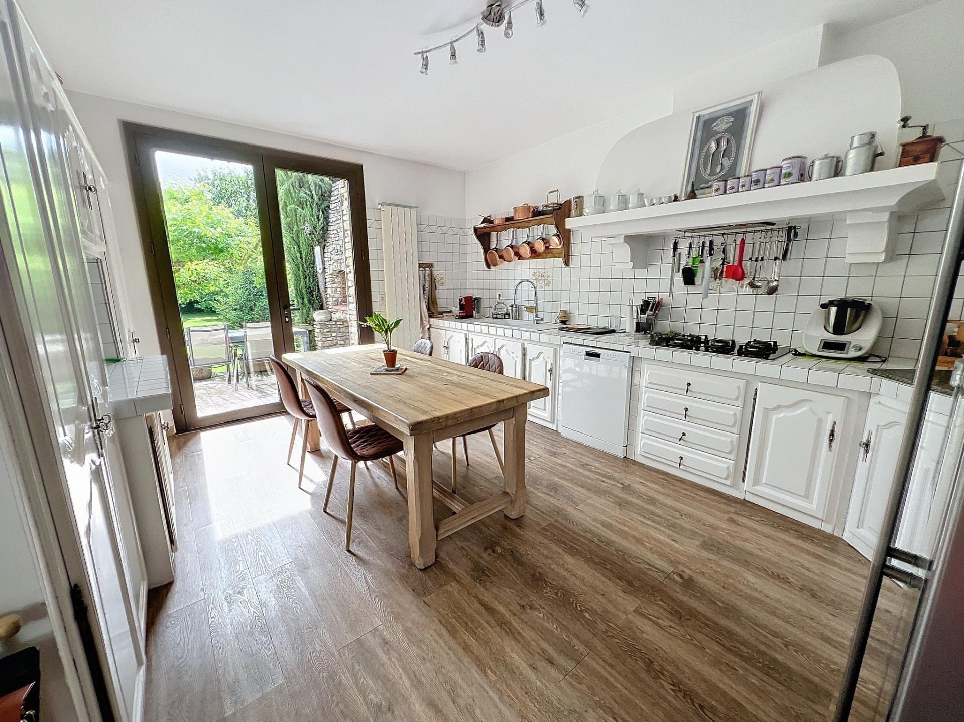 Photo 3 of the listing.