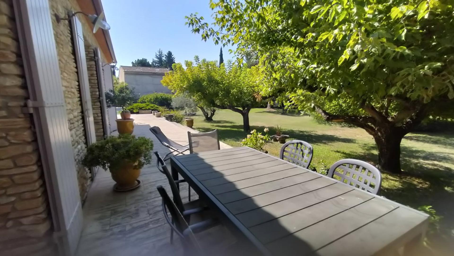 Photo 5 of the listing.