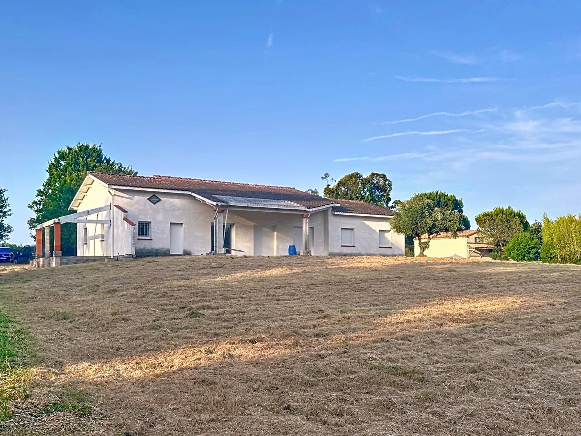 Maison à terminer sur vaste parcelle de 5 000 m² - Quartier recherché proche rocade