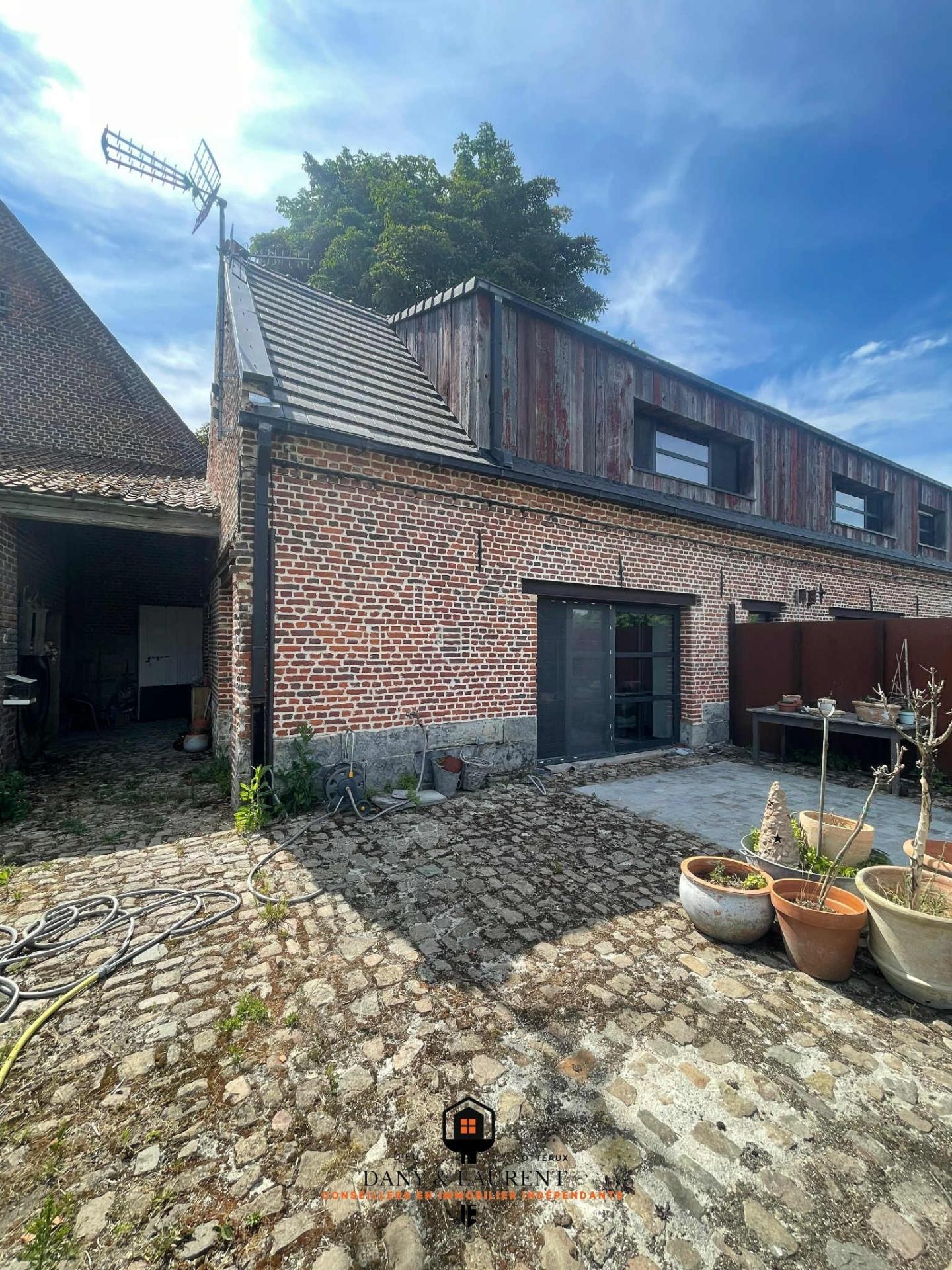 Photo 4 of the listing.