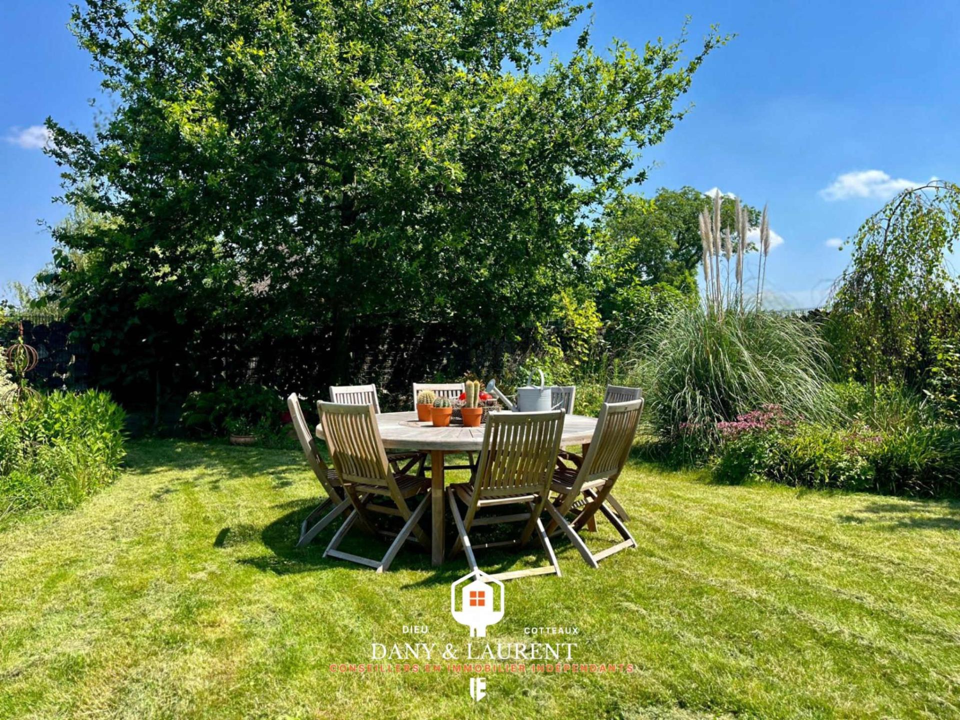 Photo 7 of the listing.