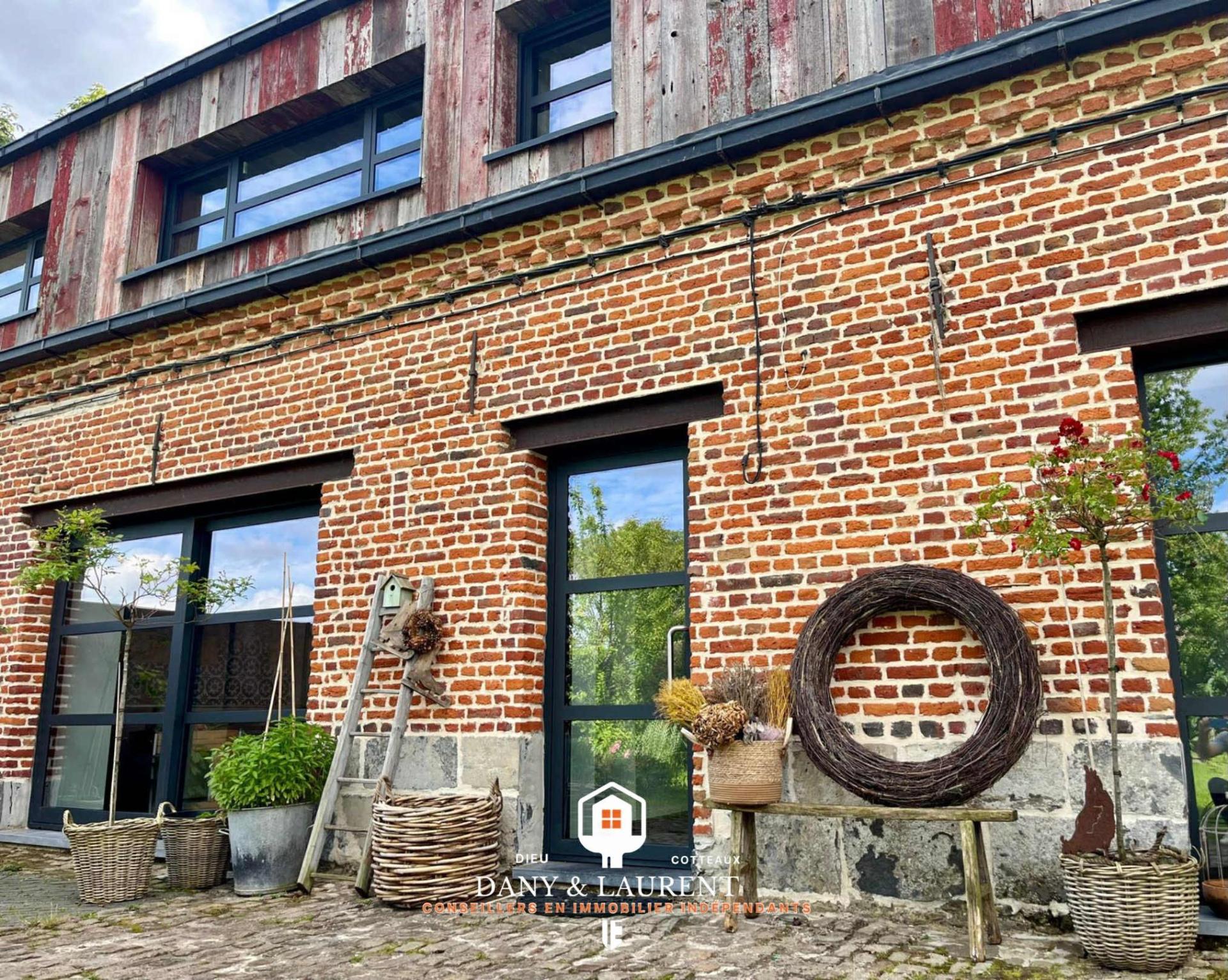 Photo 6 of the listing.