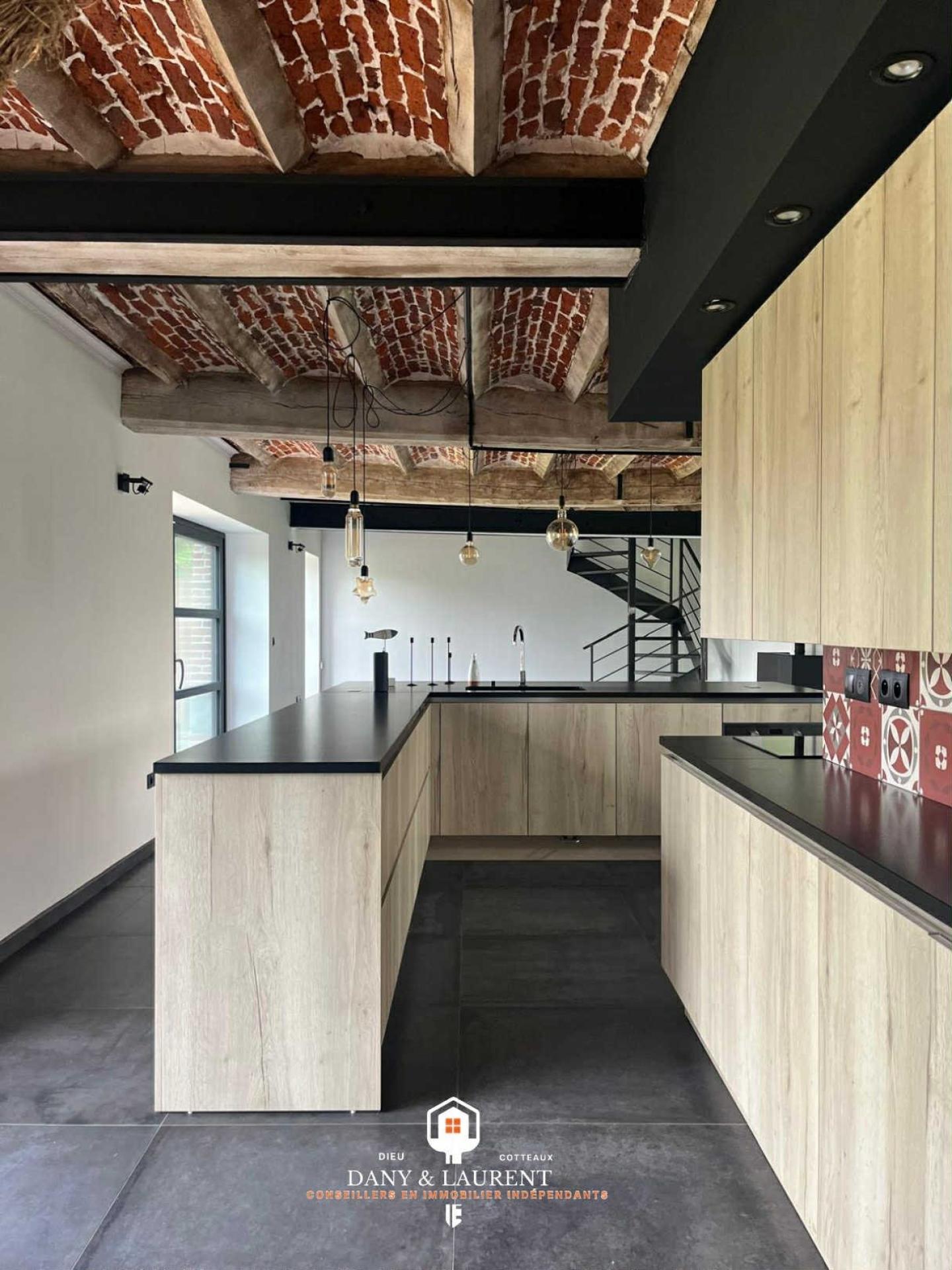 Photo 19 of the listing.