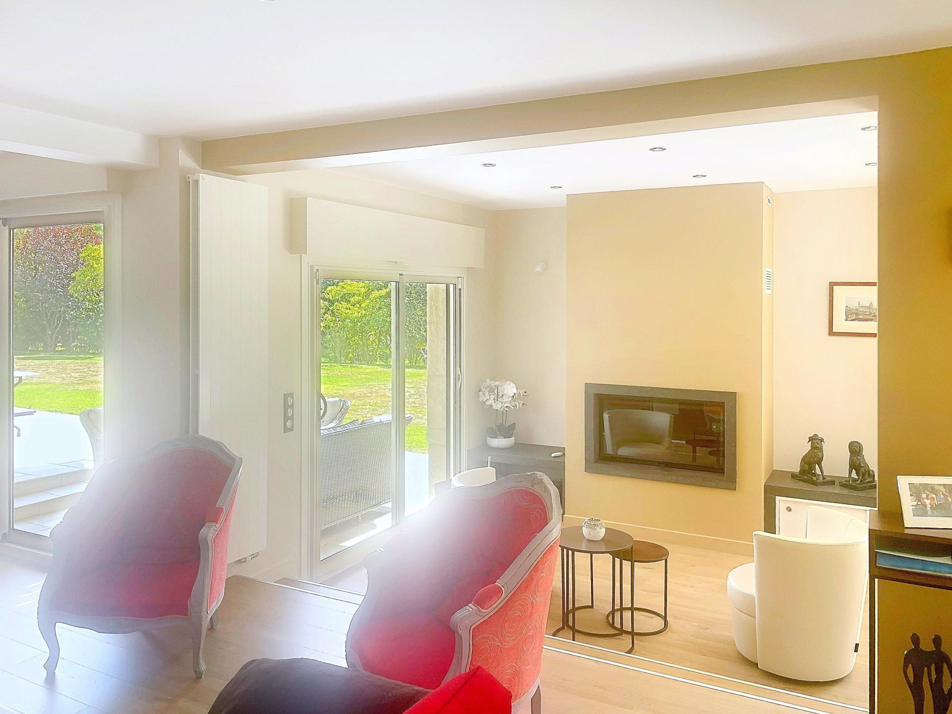 Photo 6 of the listing.