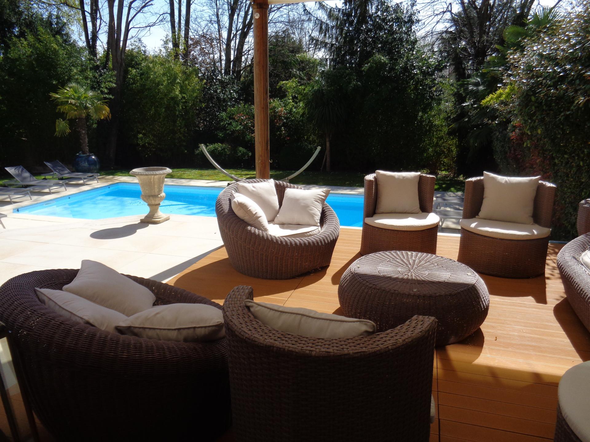 Photo 2 of the listing.