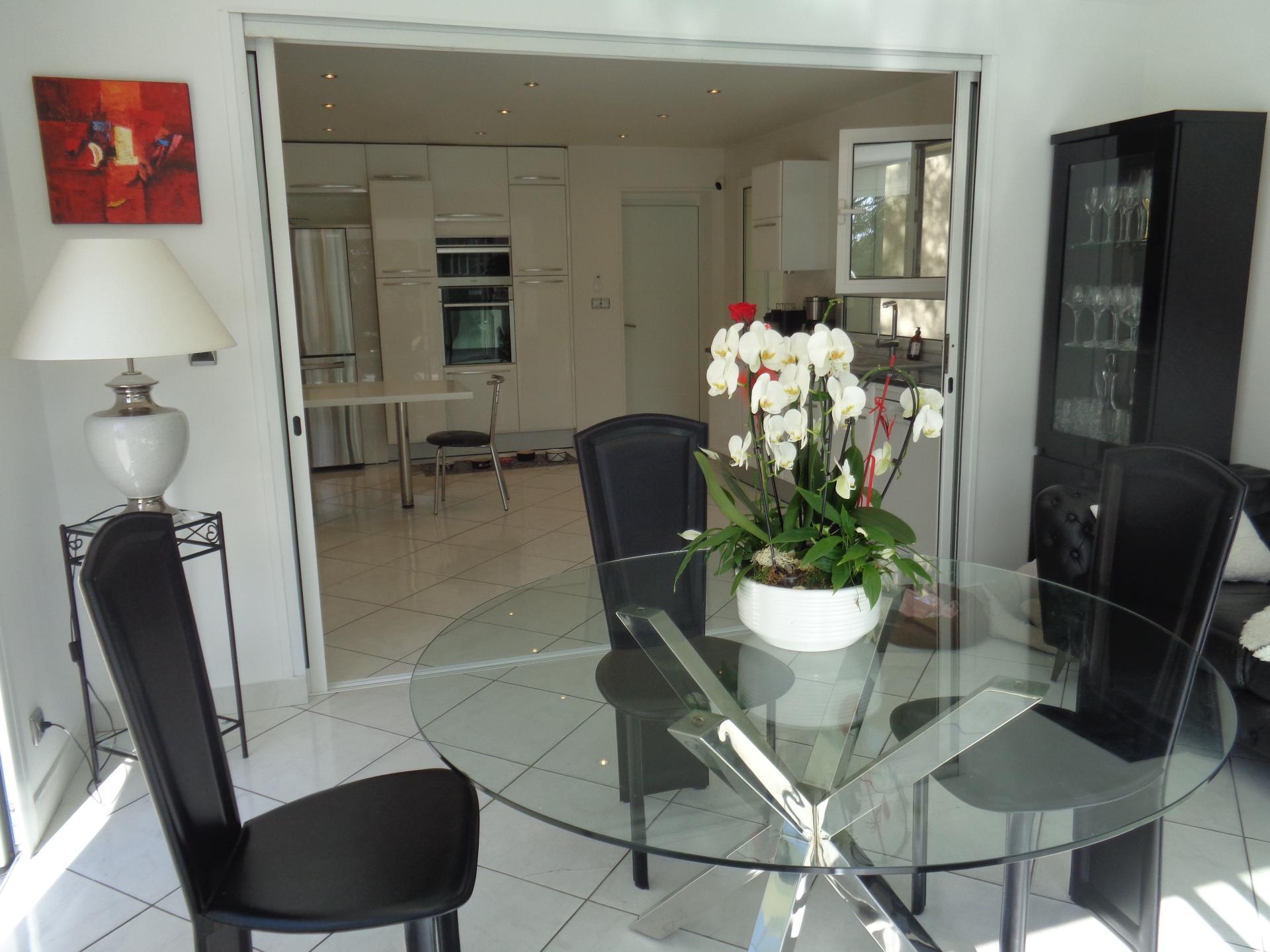 Photo 8 of the listing.