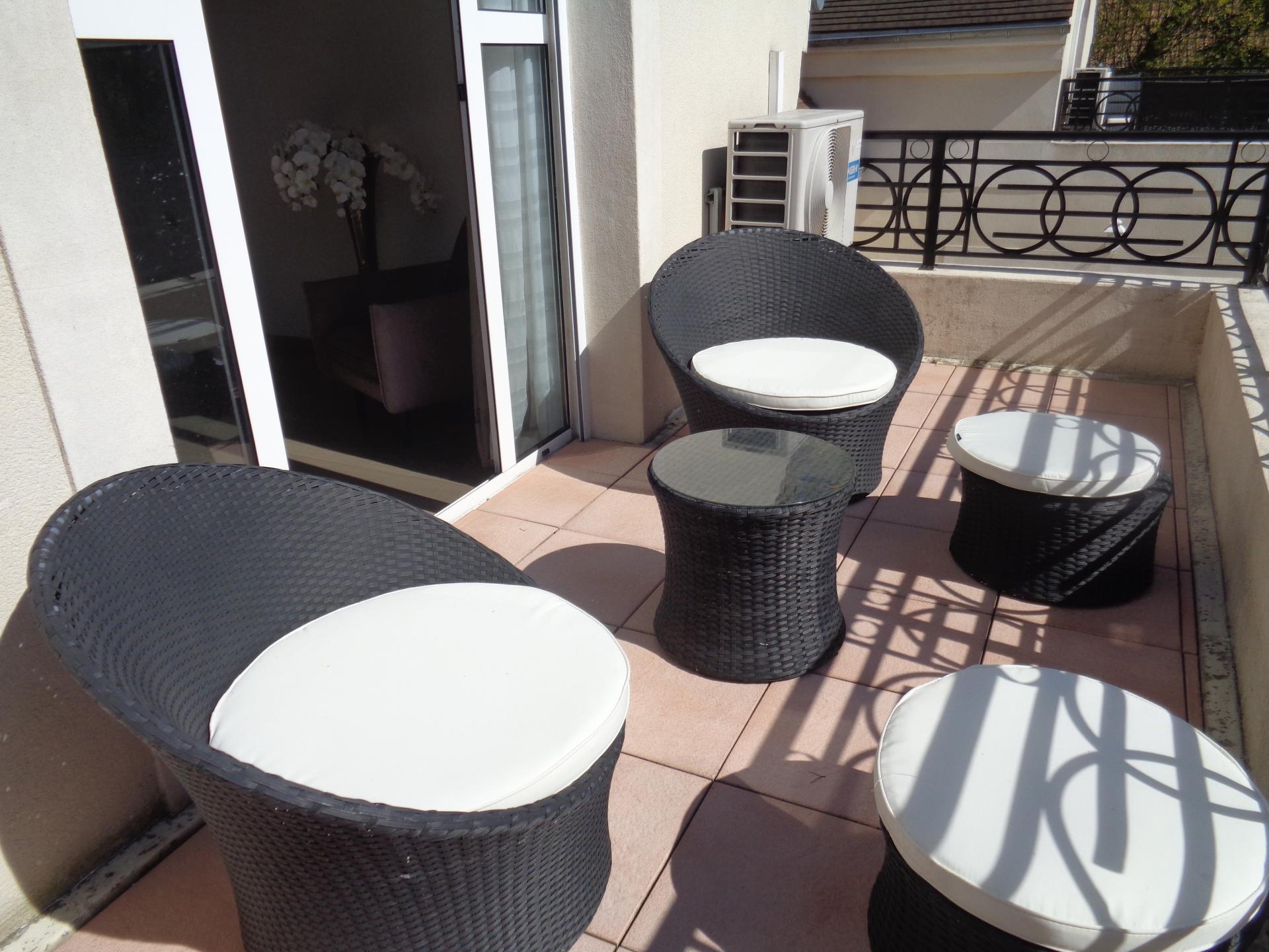 Photo 10 of the listing.