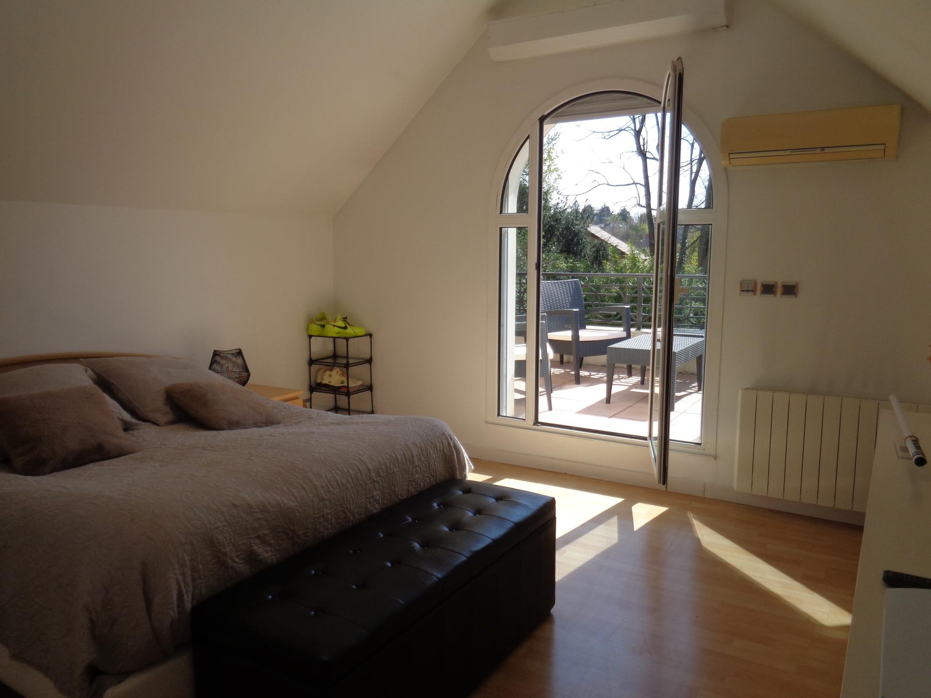 Photo 13 of the listing.