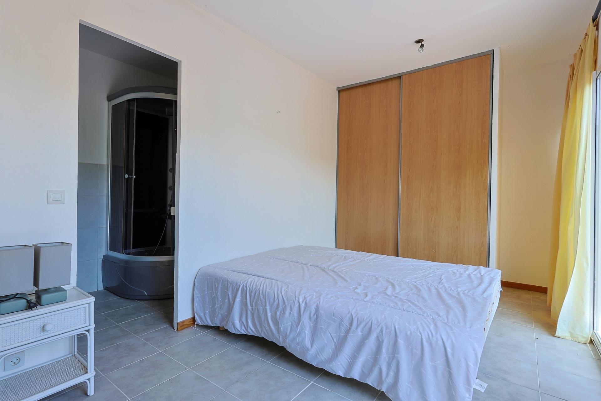 Photo 11 of the listing.