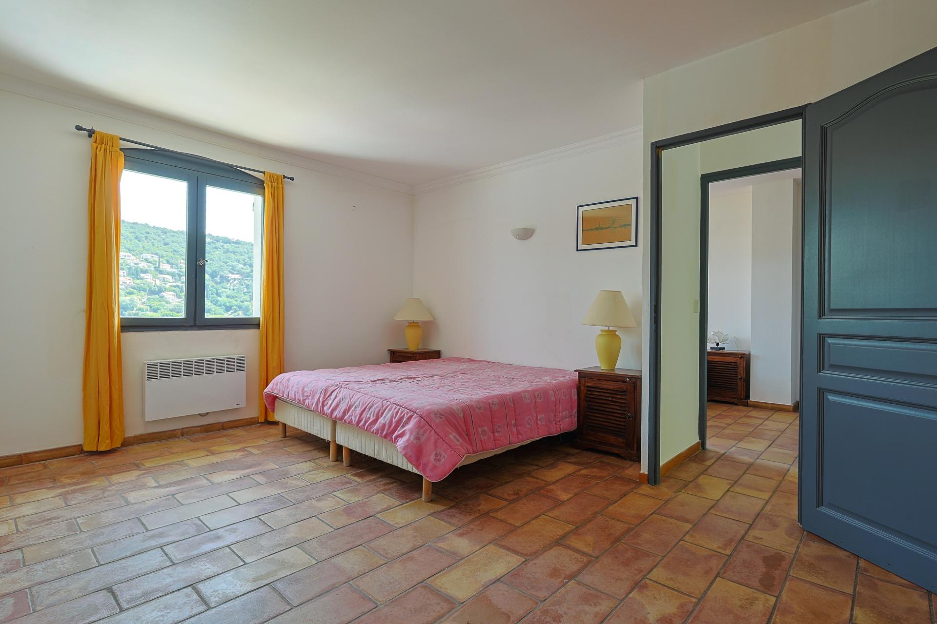 Photo 9 of the listing.