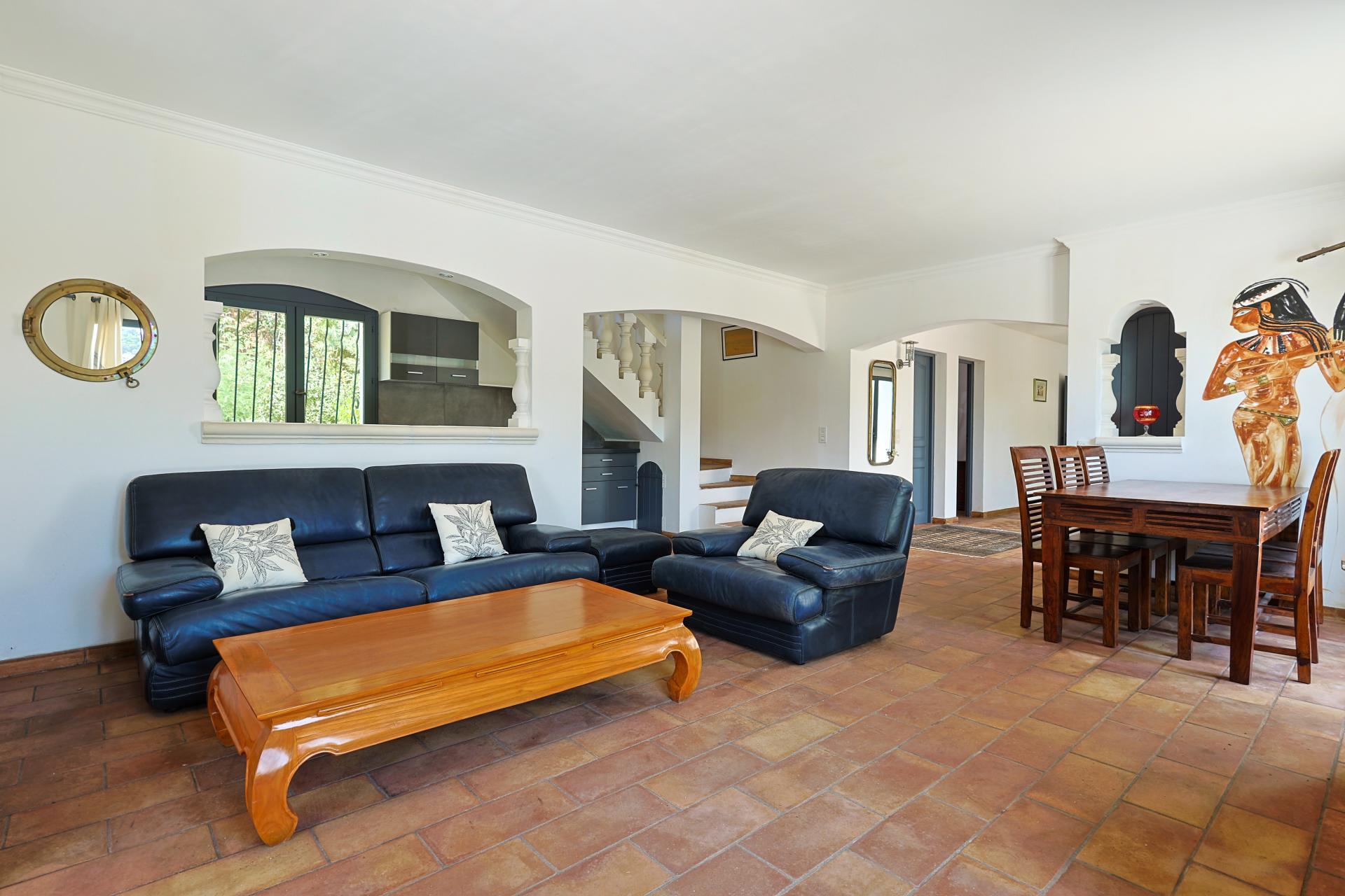 Photo 6 of the listing.