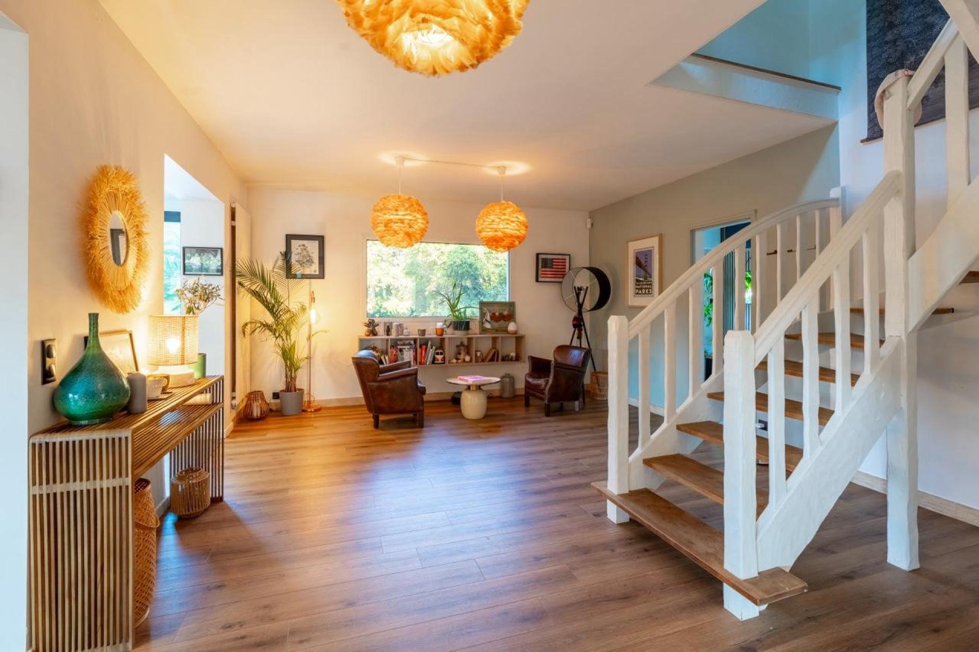 Photo 4 of the listing.