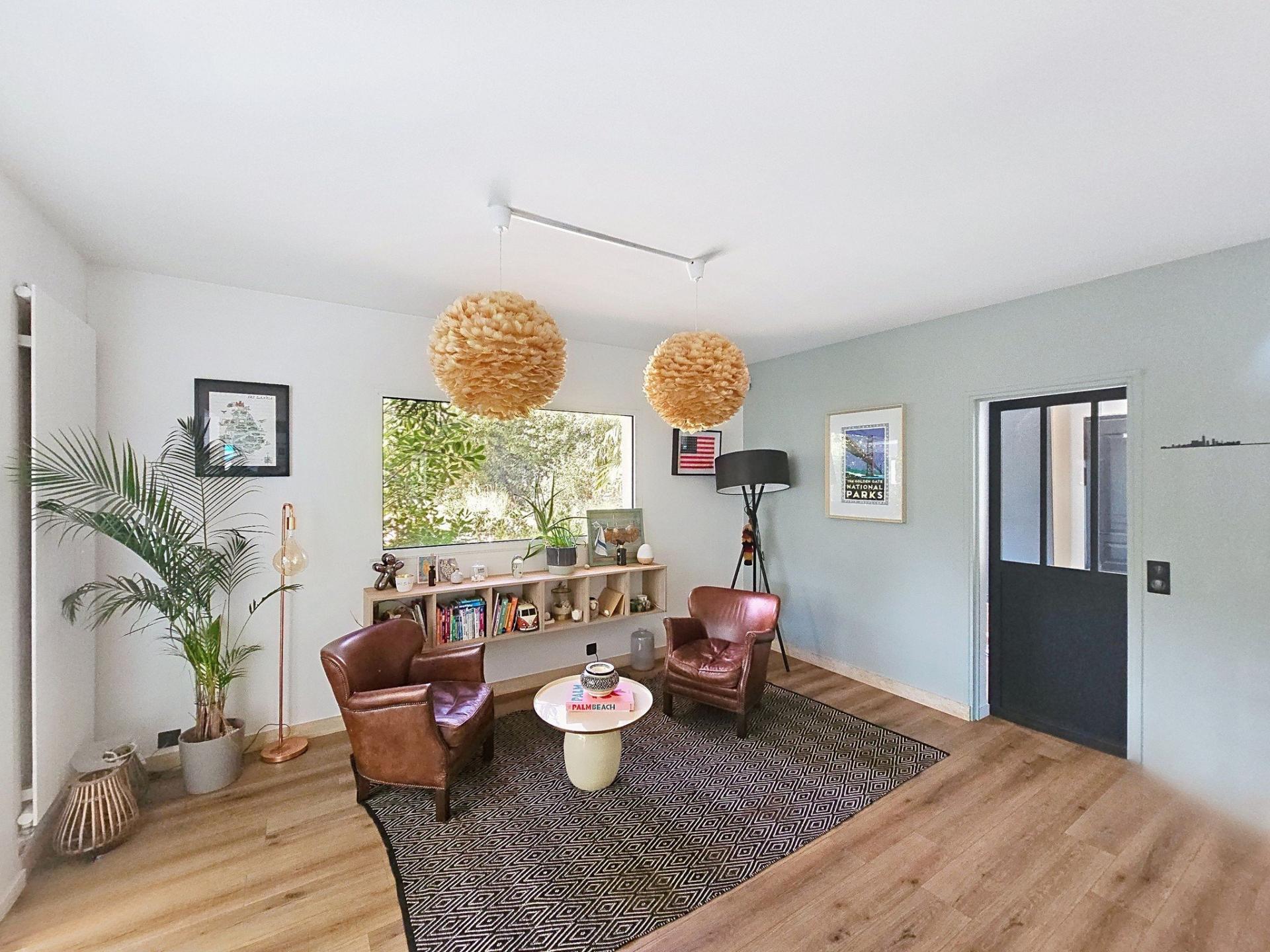 Photo 17 of the listing.