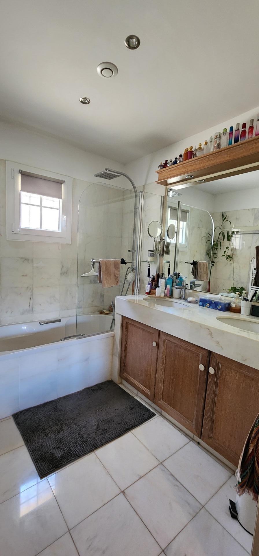 Photo 16 of the listing.