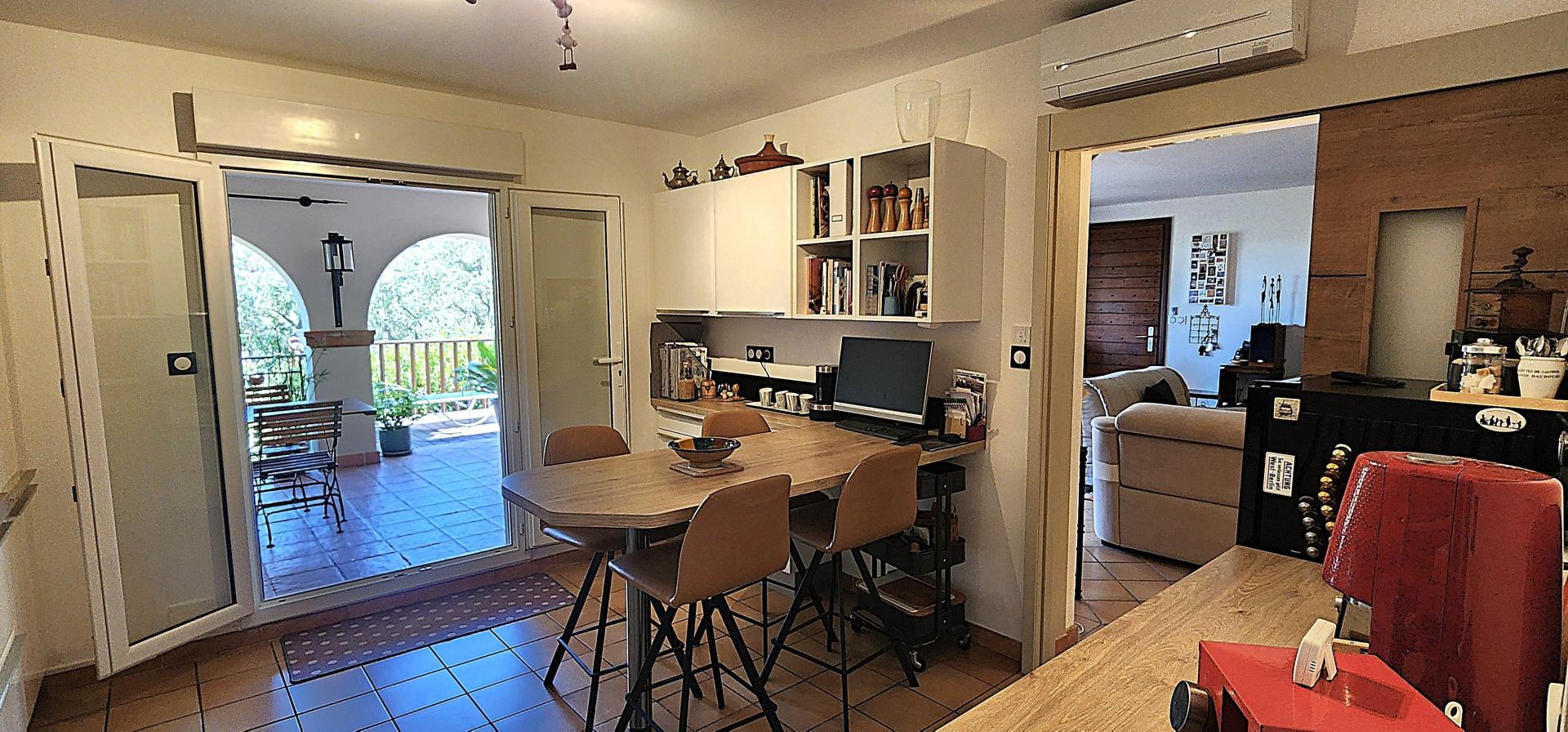 Photo 10 of the listing.