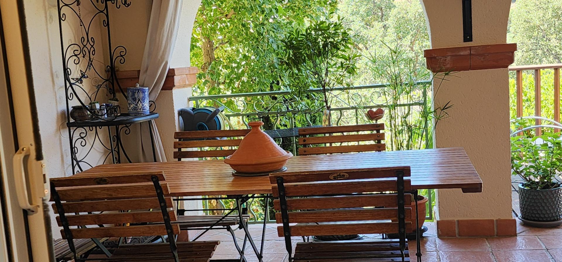 Photo 5 of the listing.