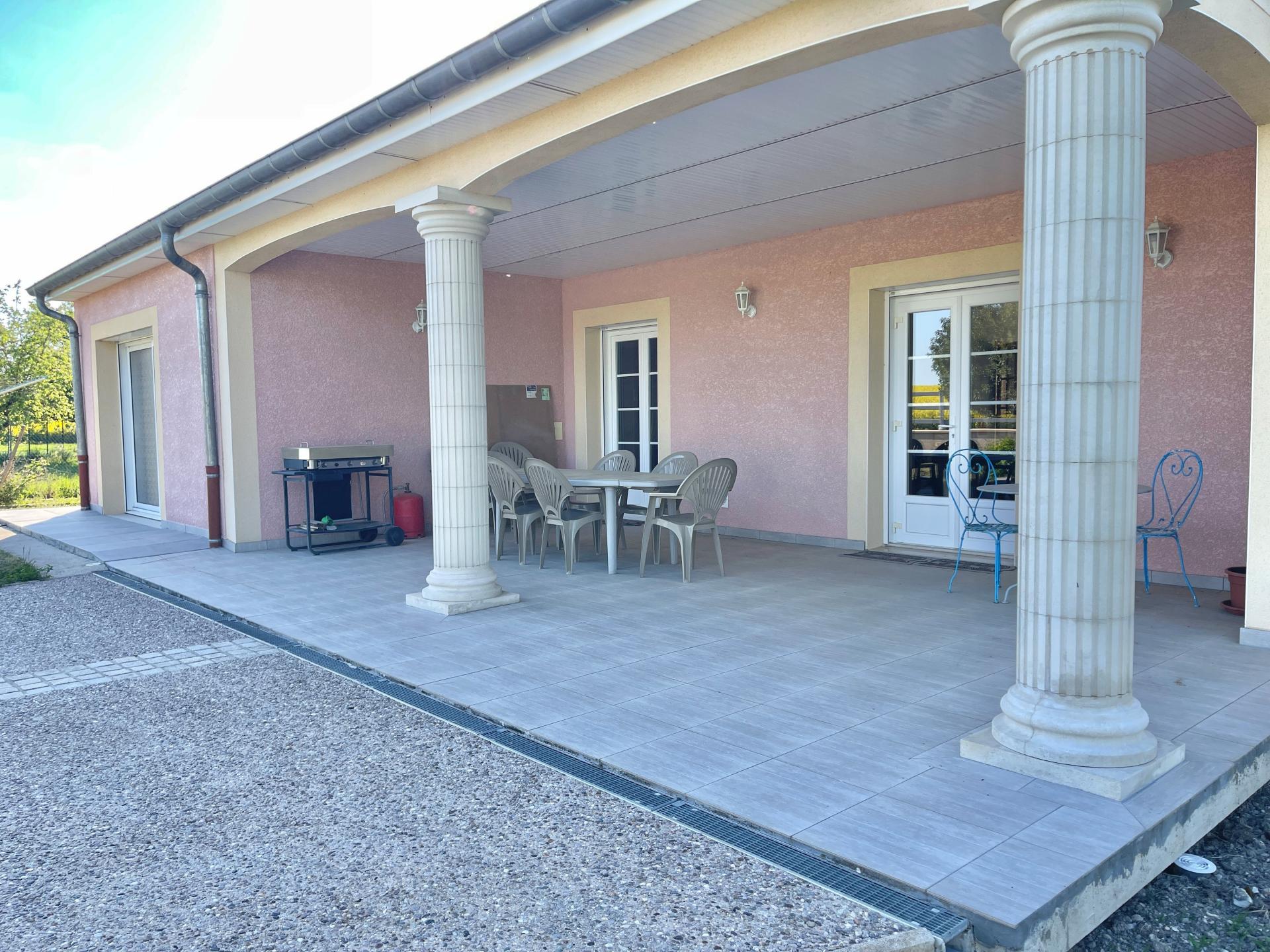 Photo 14 of the listing.