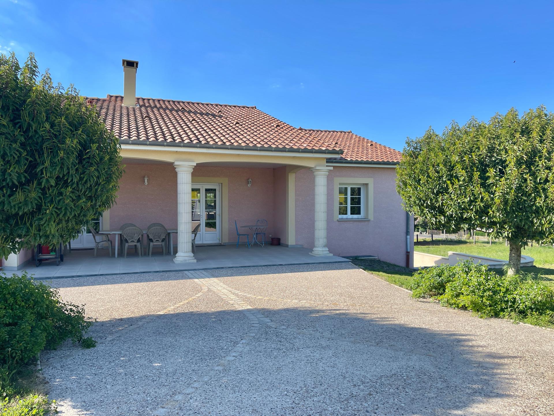 Photo 13 of the listing.