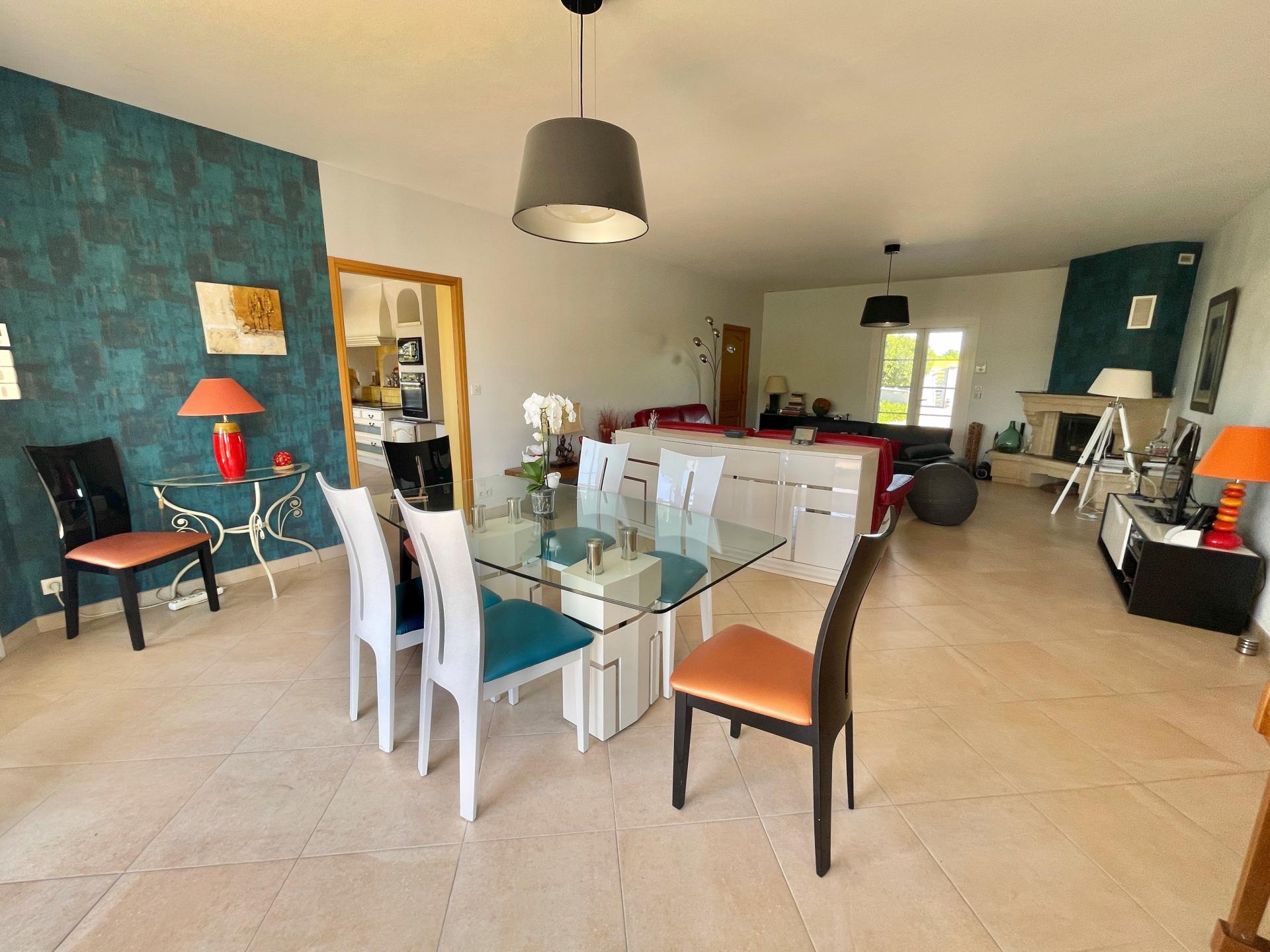 Photo 4 of the listing.