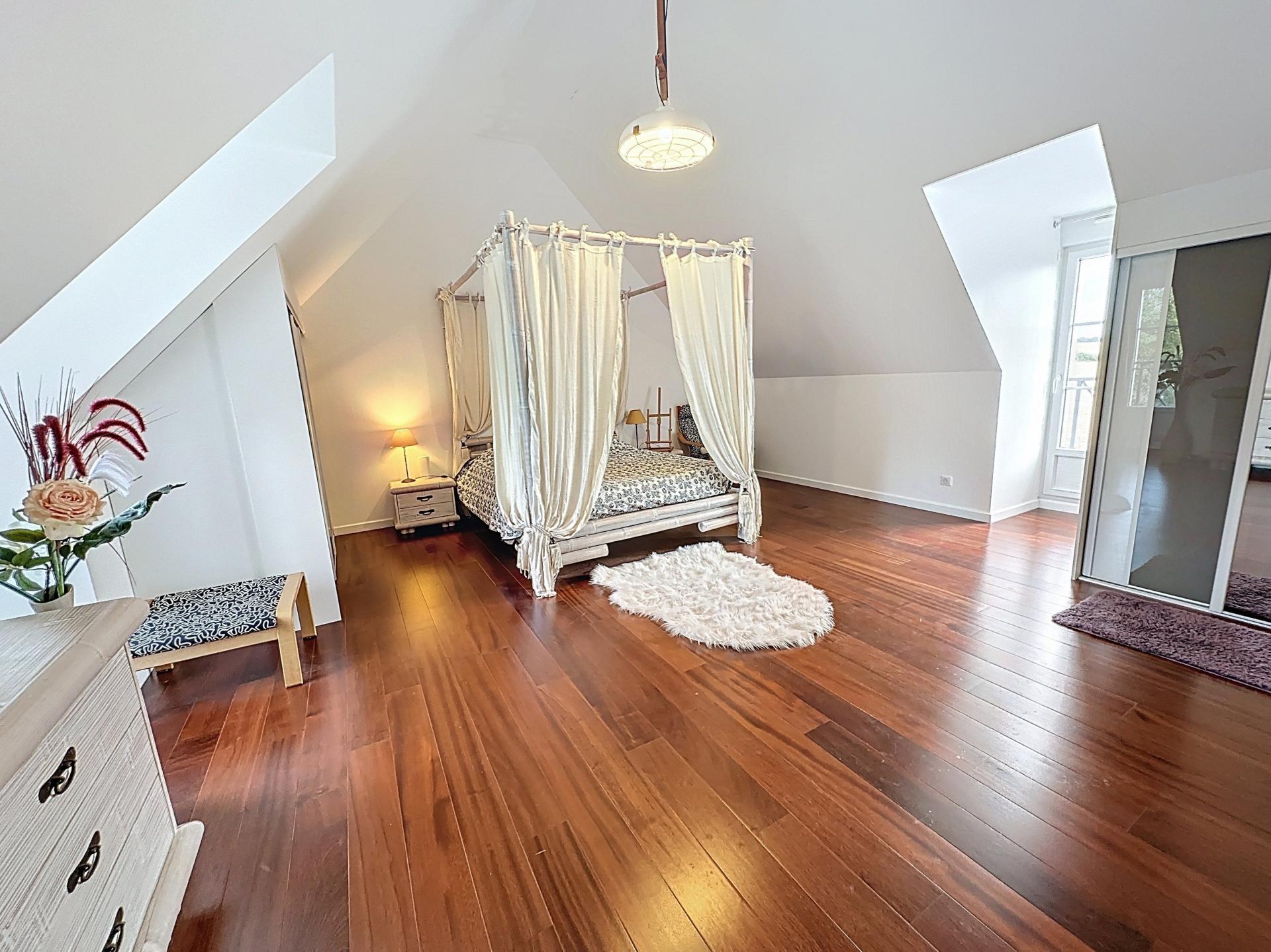 Photo 12 of the listing.