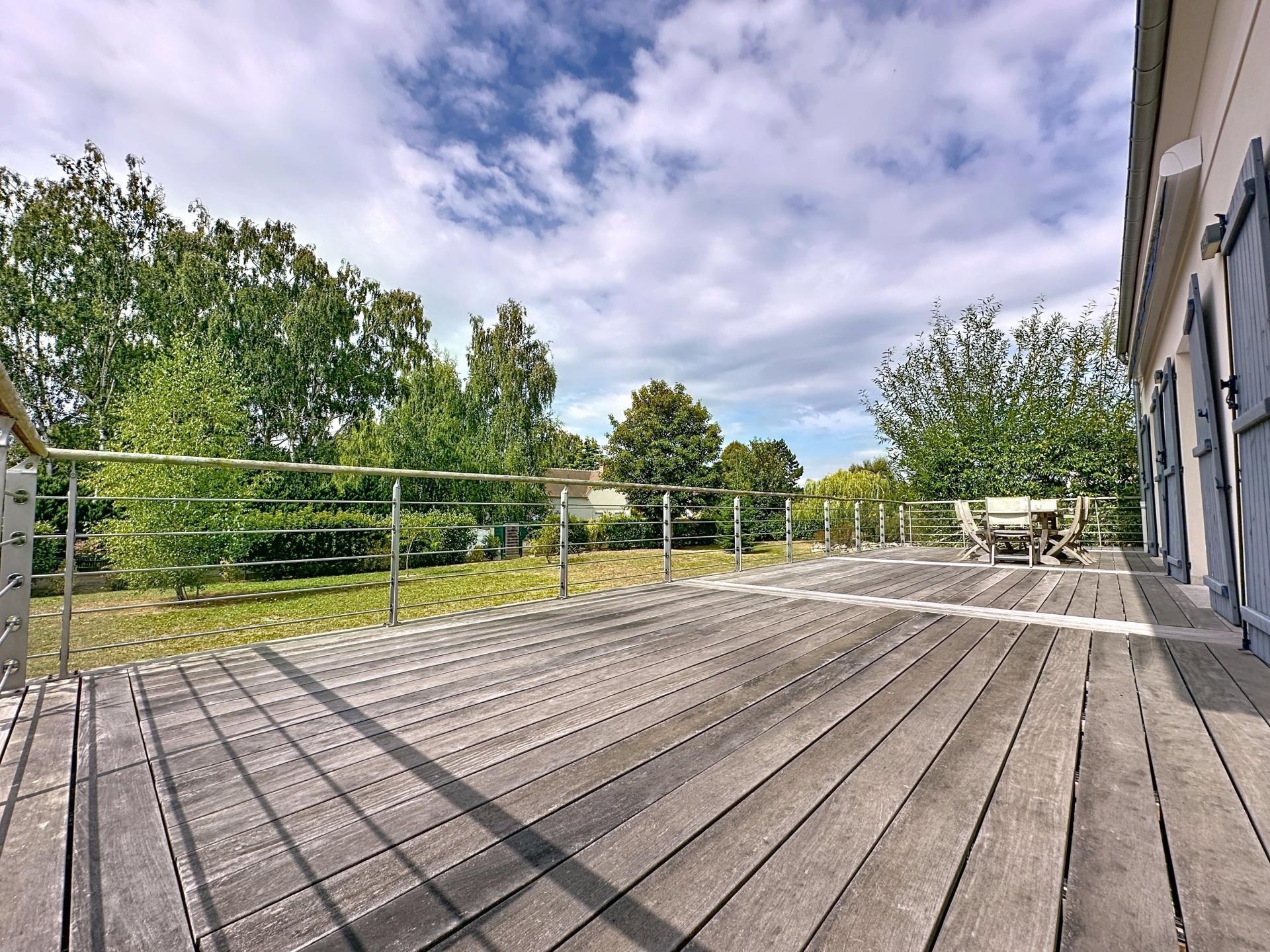 Photo 7 of the listing.