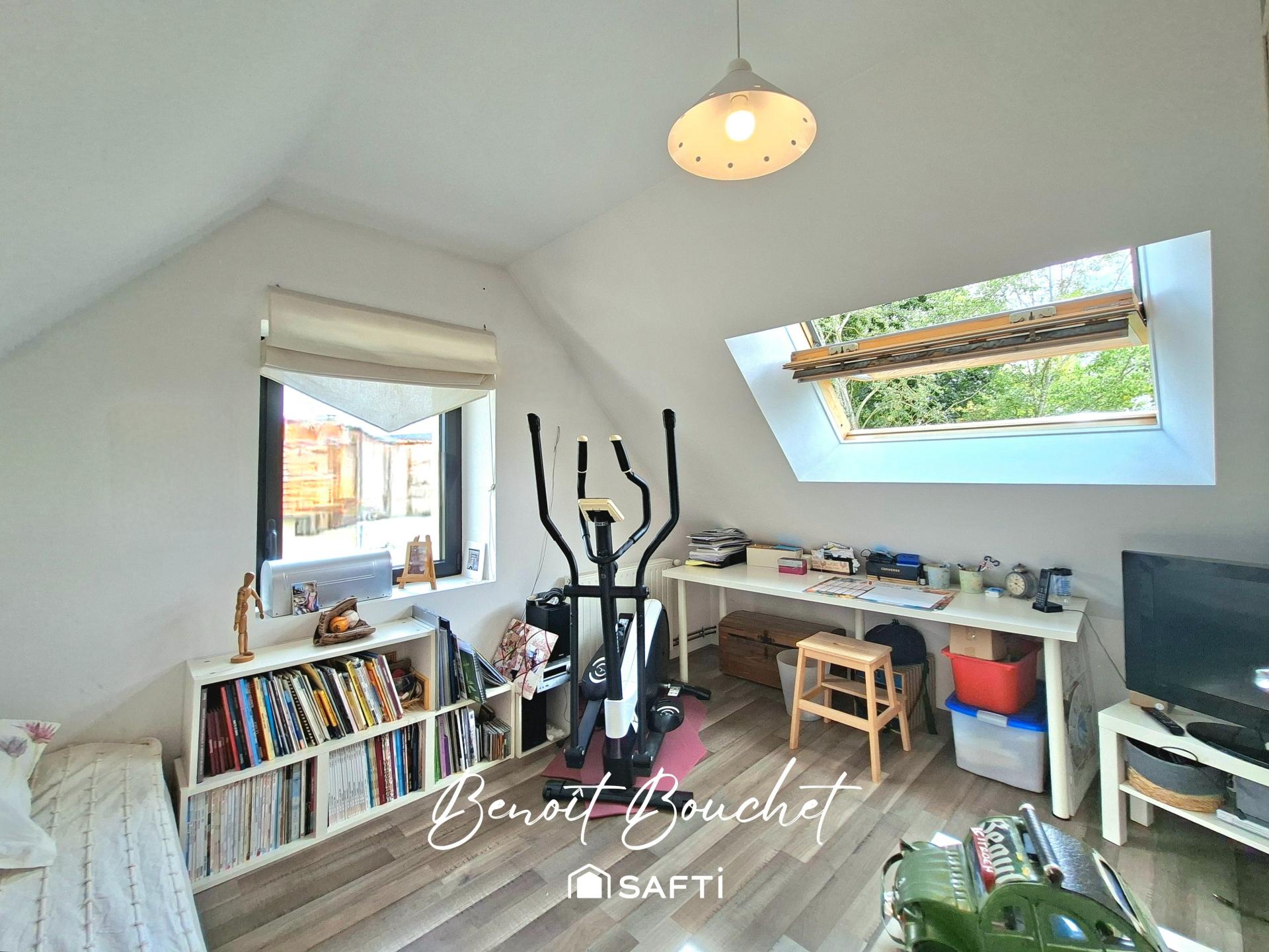 Photo 8 of the listing.