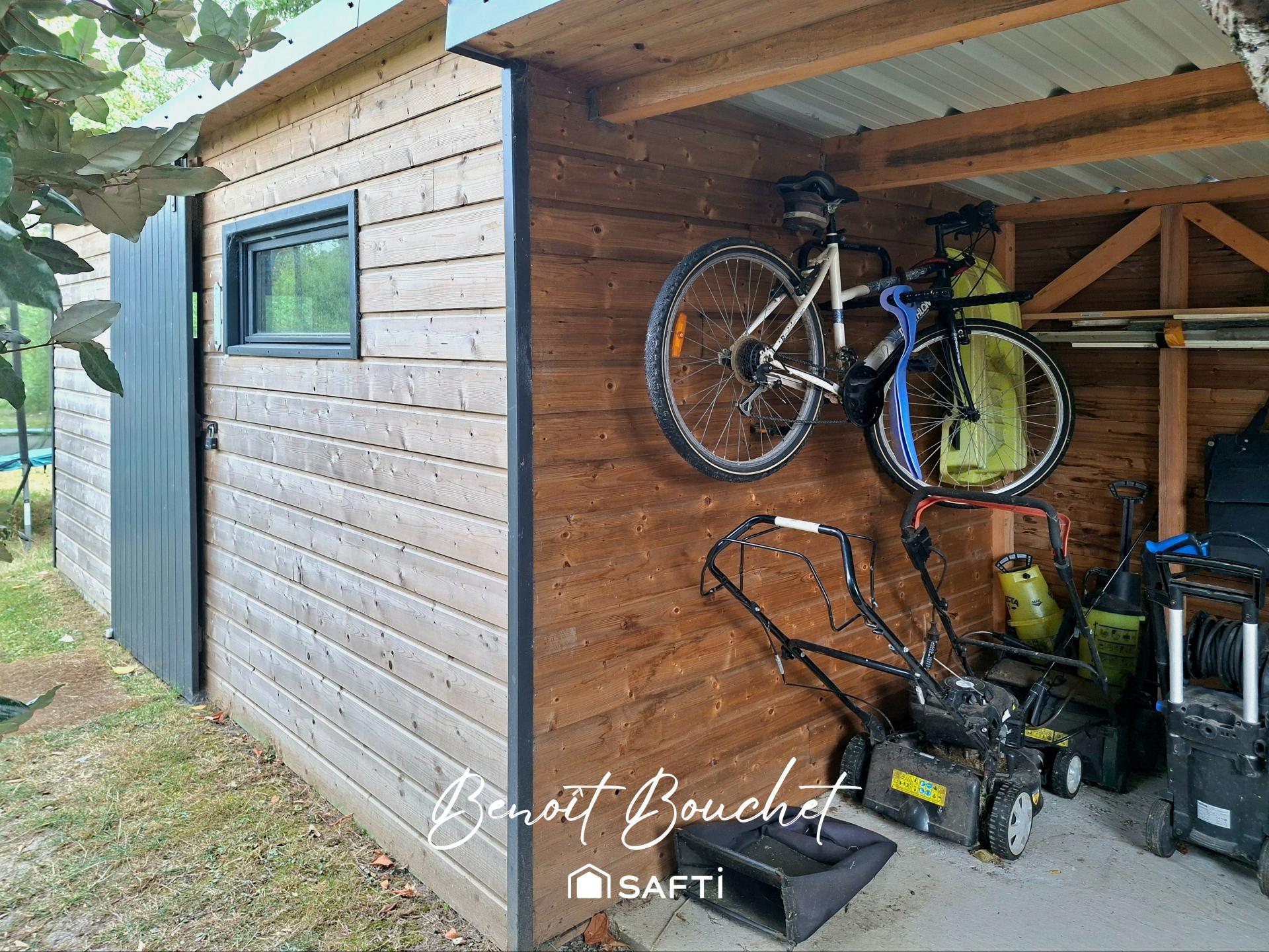 Photo 14 of the listing.