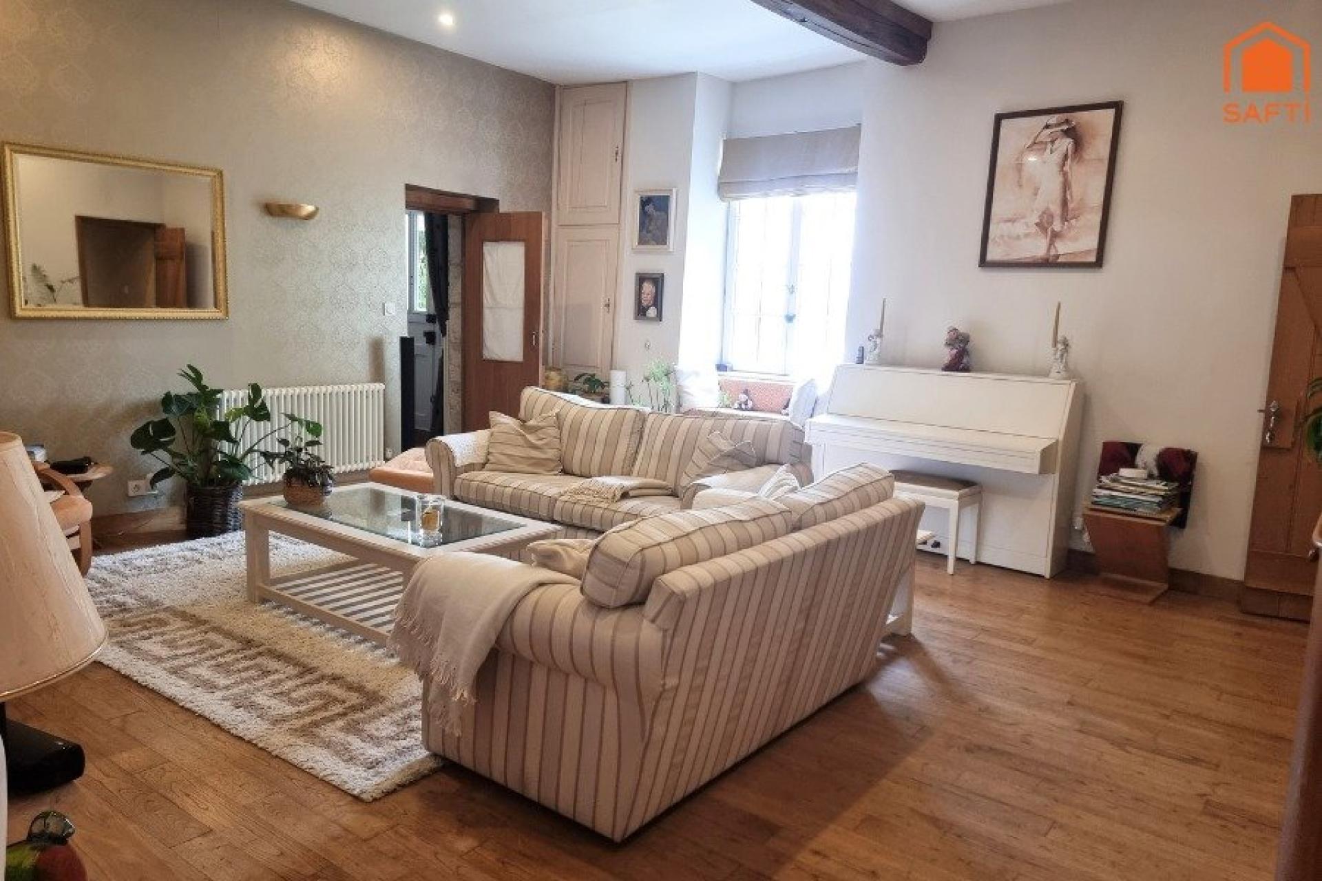 Photo 6 of the listing.