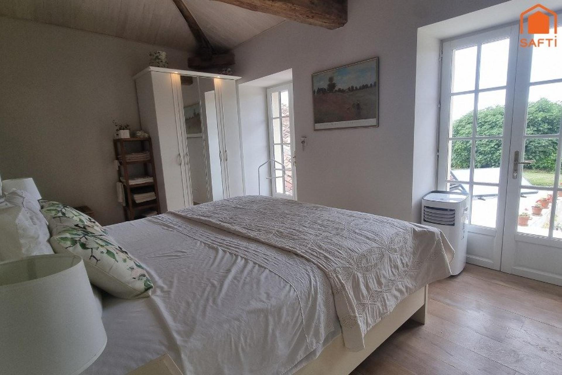 Photo 8 of the listing.