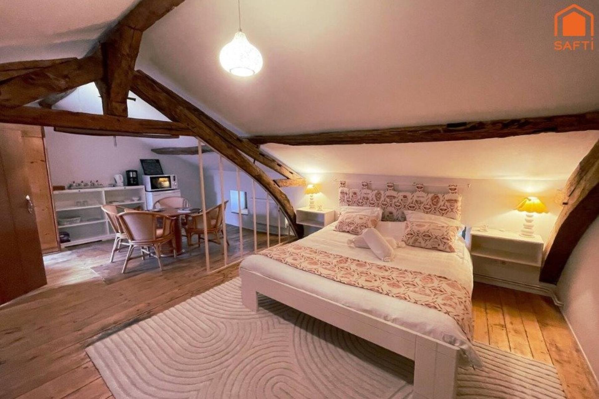 Photo 10 of the listing.