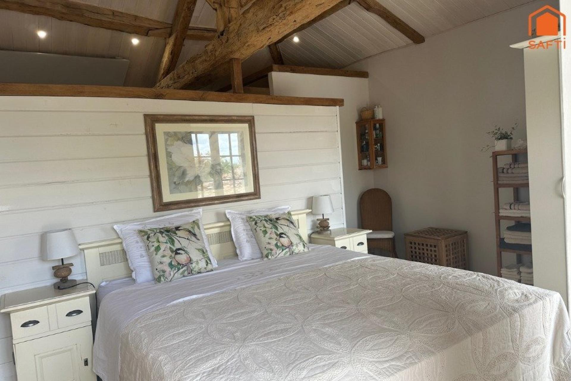 Photo 9 of the listing.