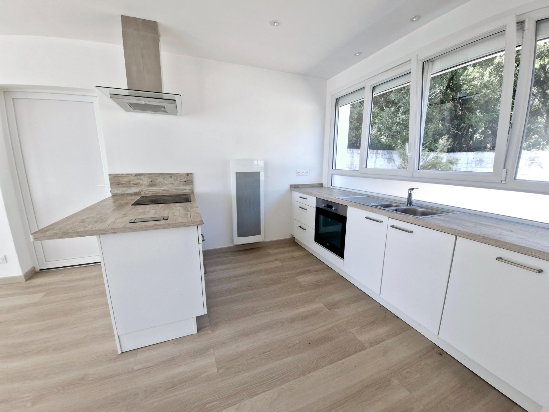 Photo 5 of the listing.