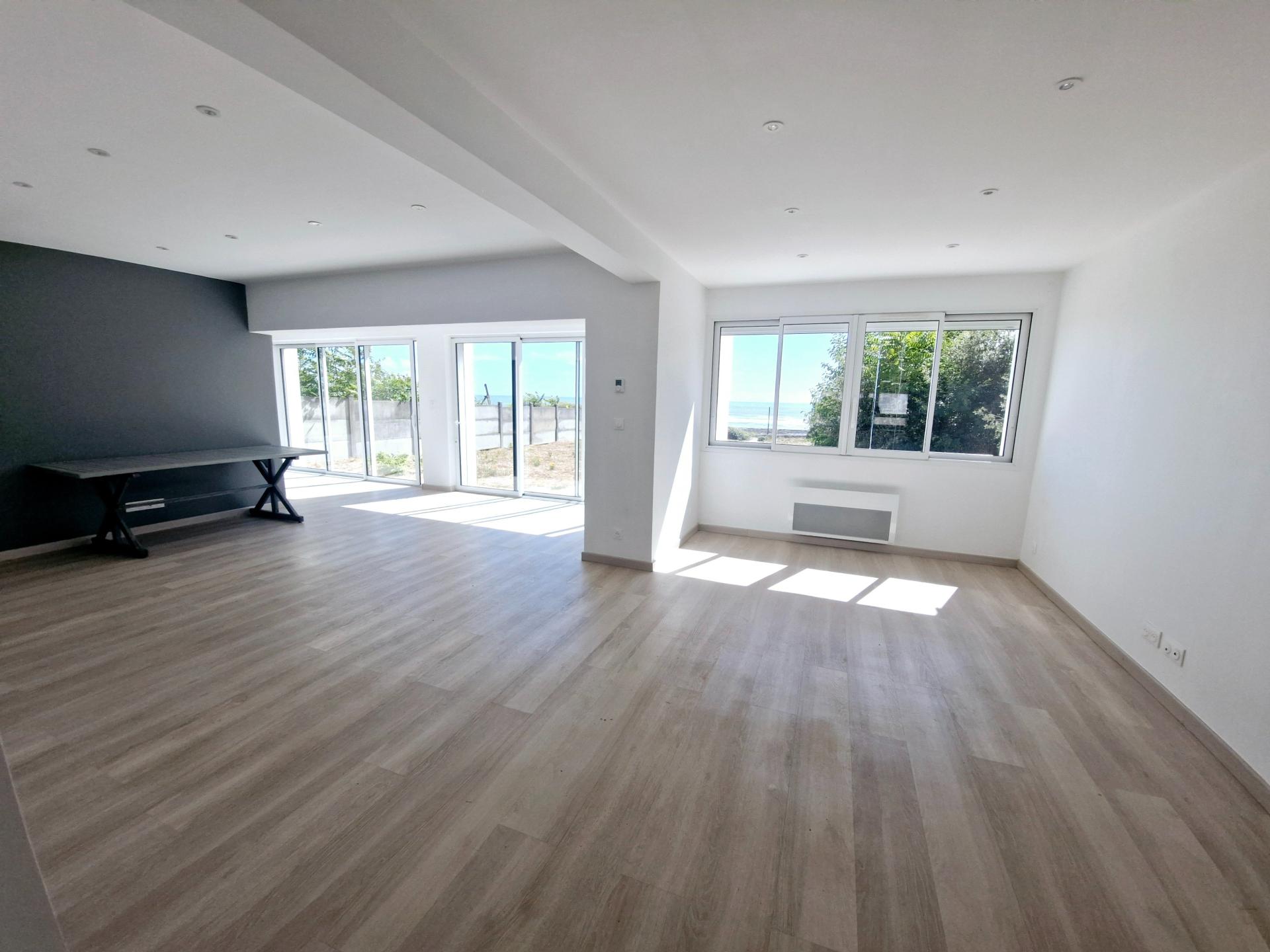 Photo 4 of the listing.