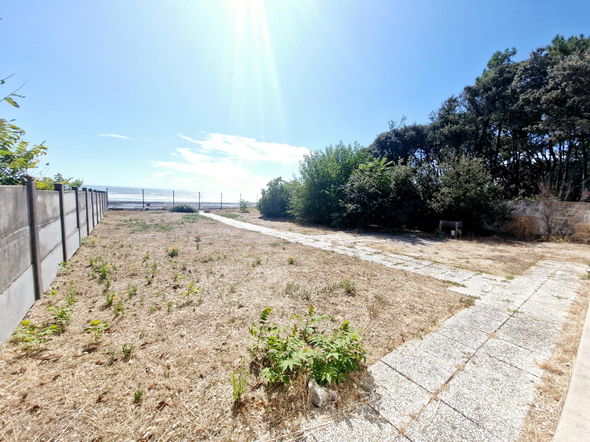 Photo 12 of the listing.