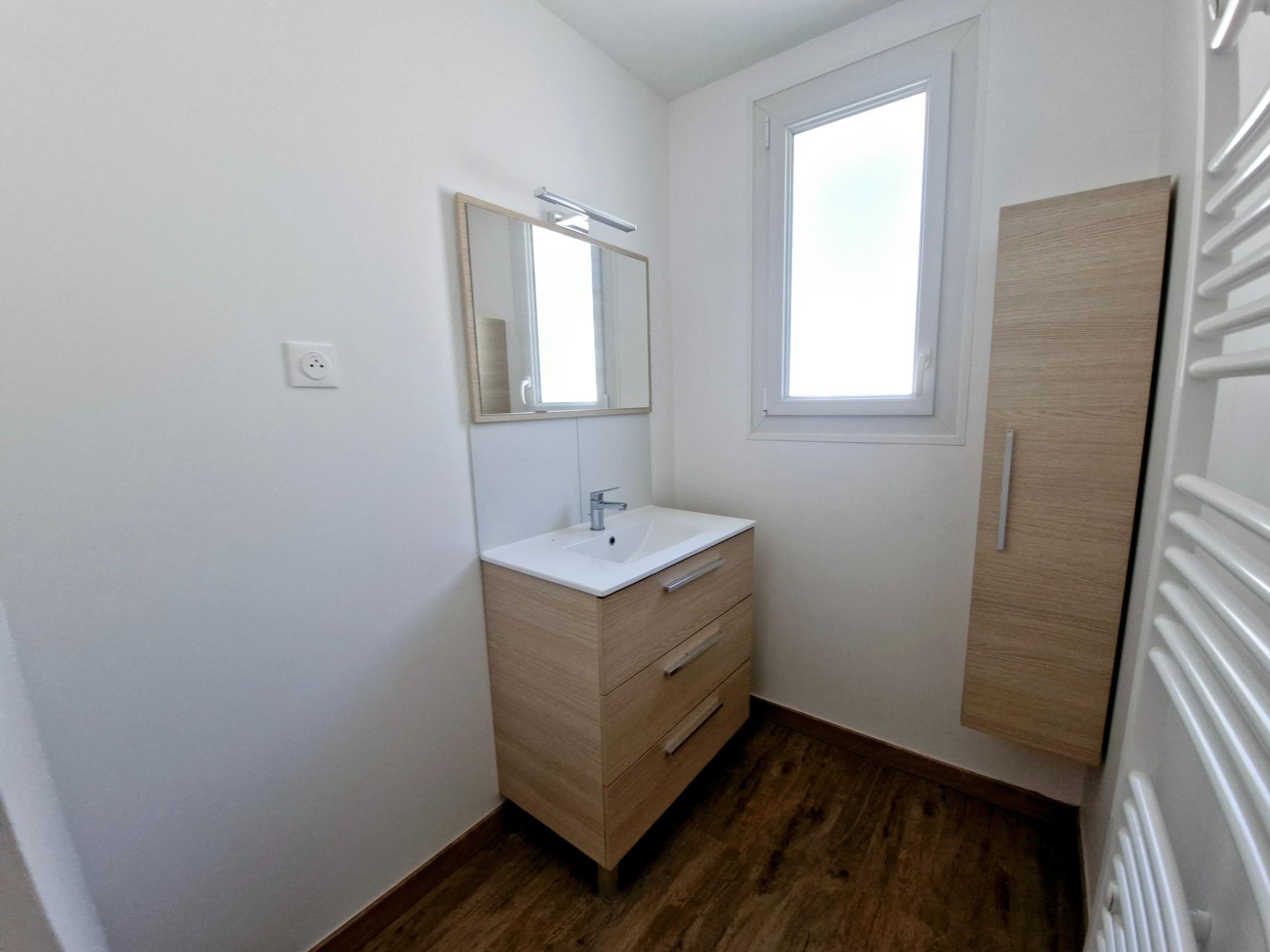 Photo 9 of the listing.