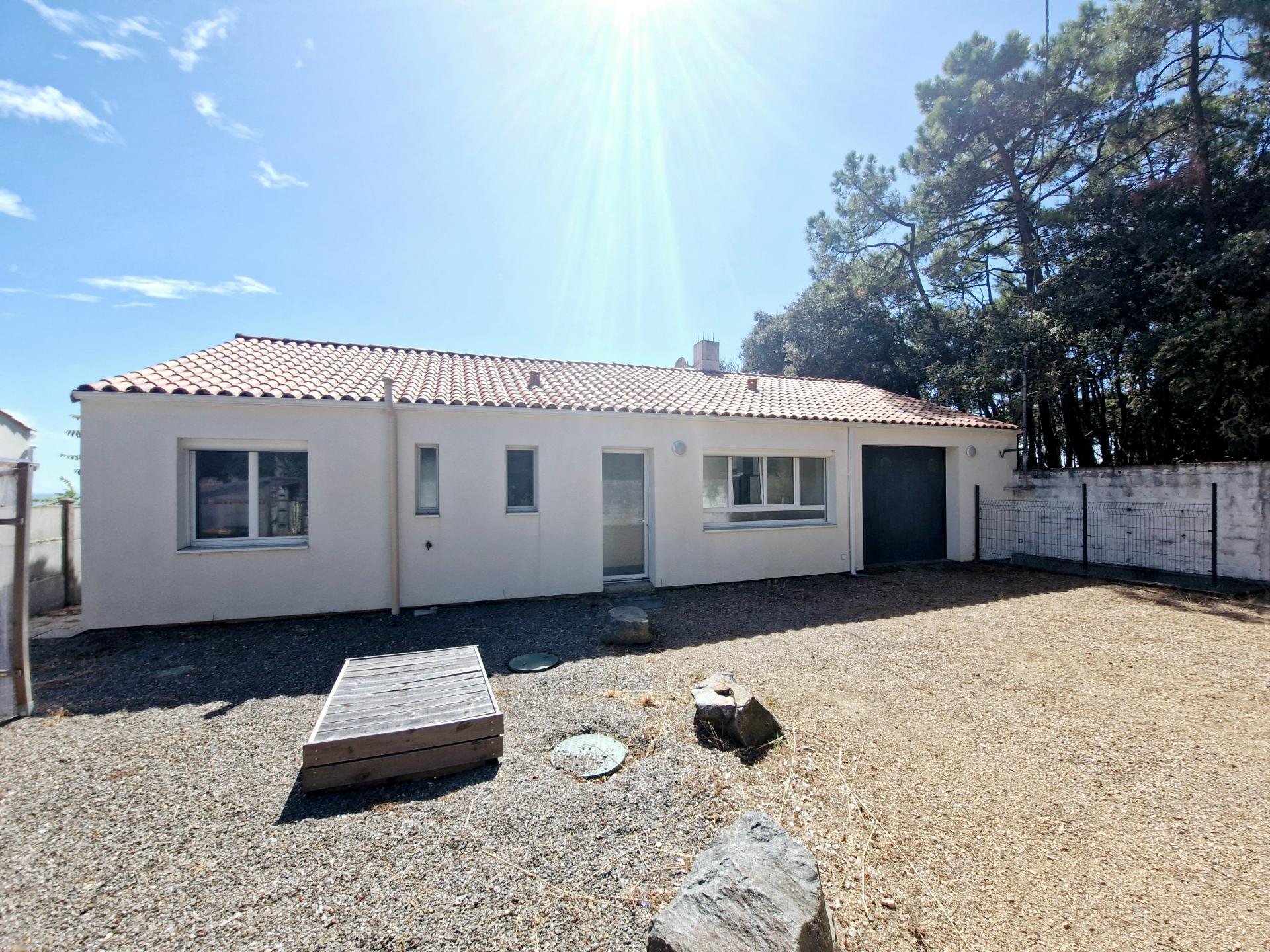 Photo 3 of the listing.