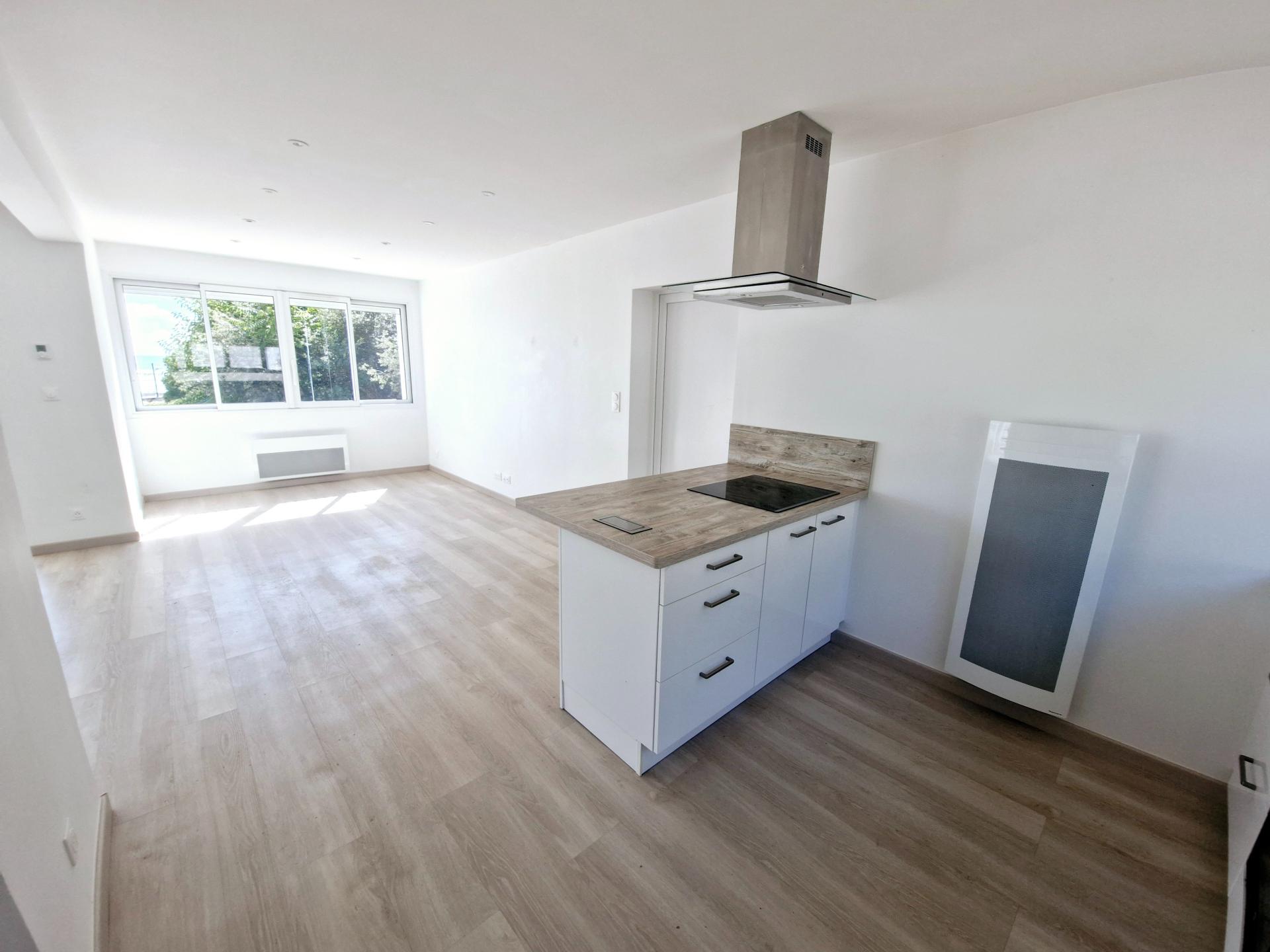 Photo 6 of the listing.