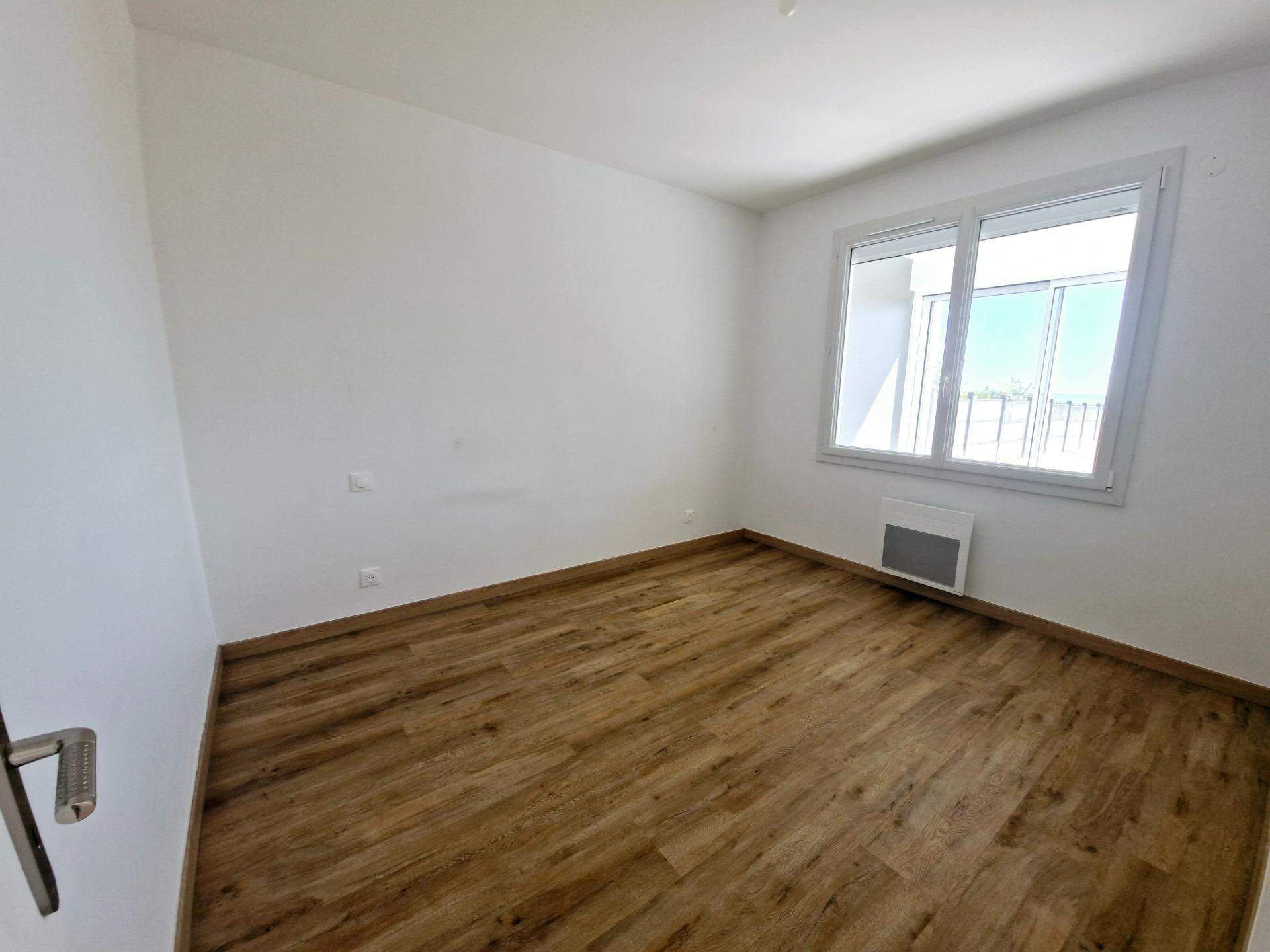 Photo 7 of the listing.