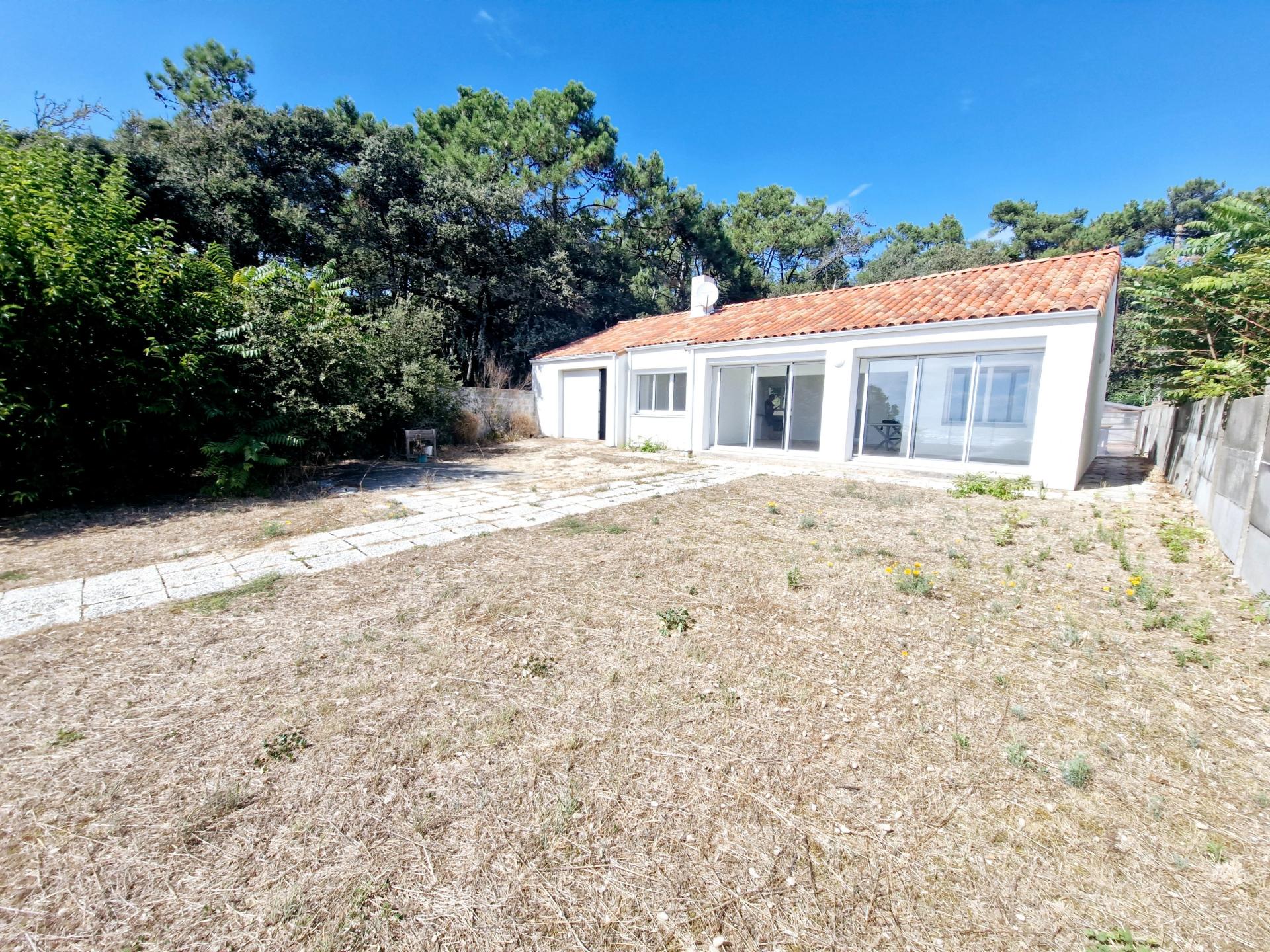 Photo 2 of the listing.