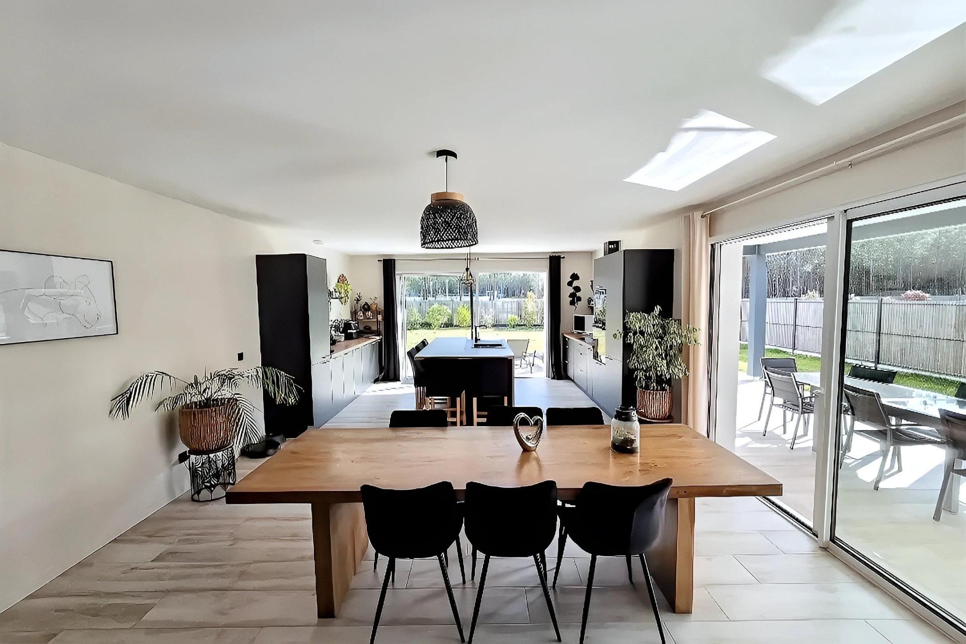 Photo 3 of the listing.