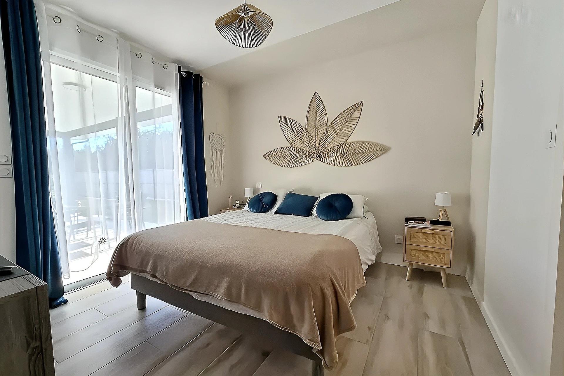 Photo 5 of the listing.