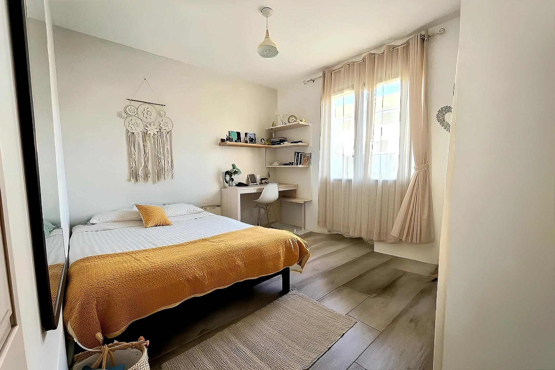 Photo 8 of the listing.