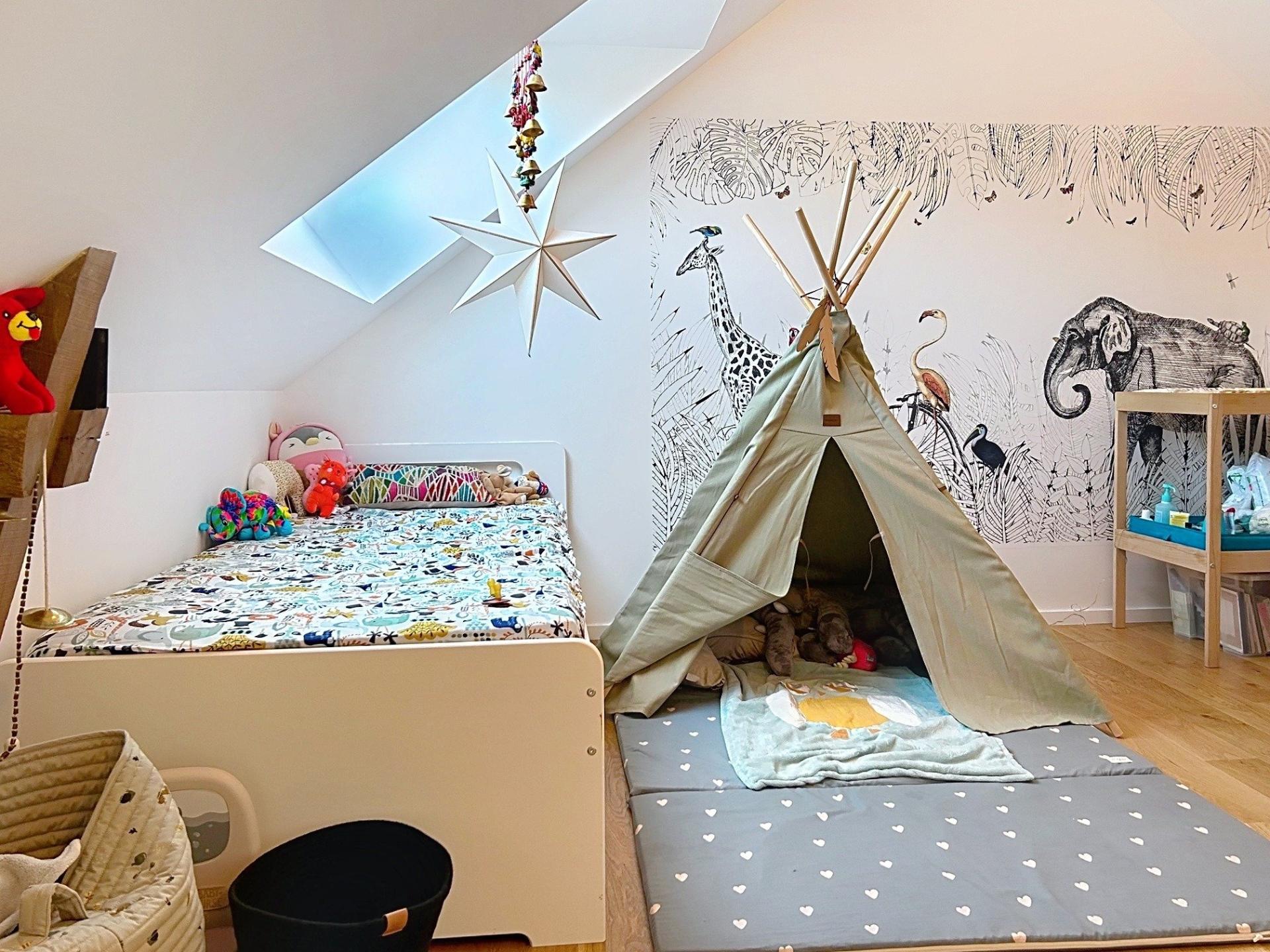 Photo 8 of the listing.