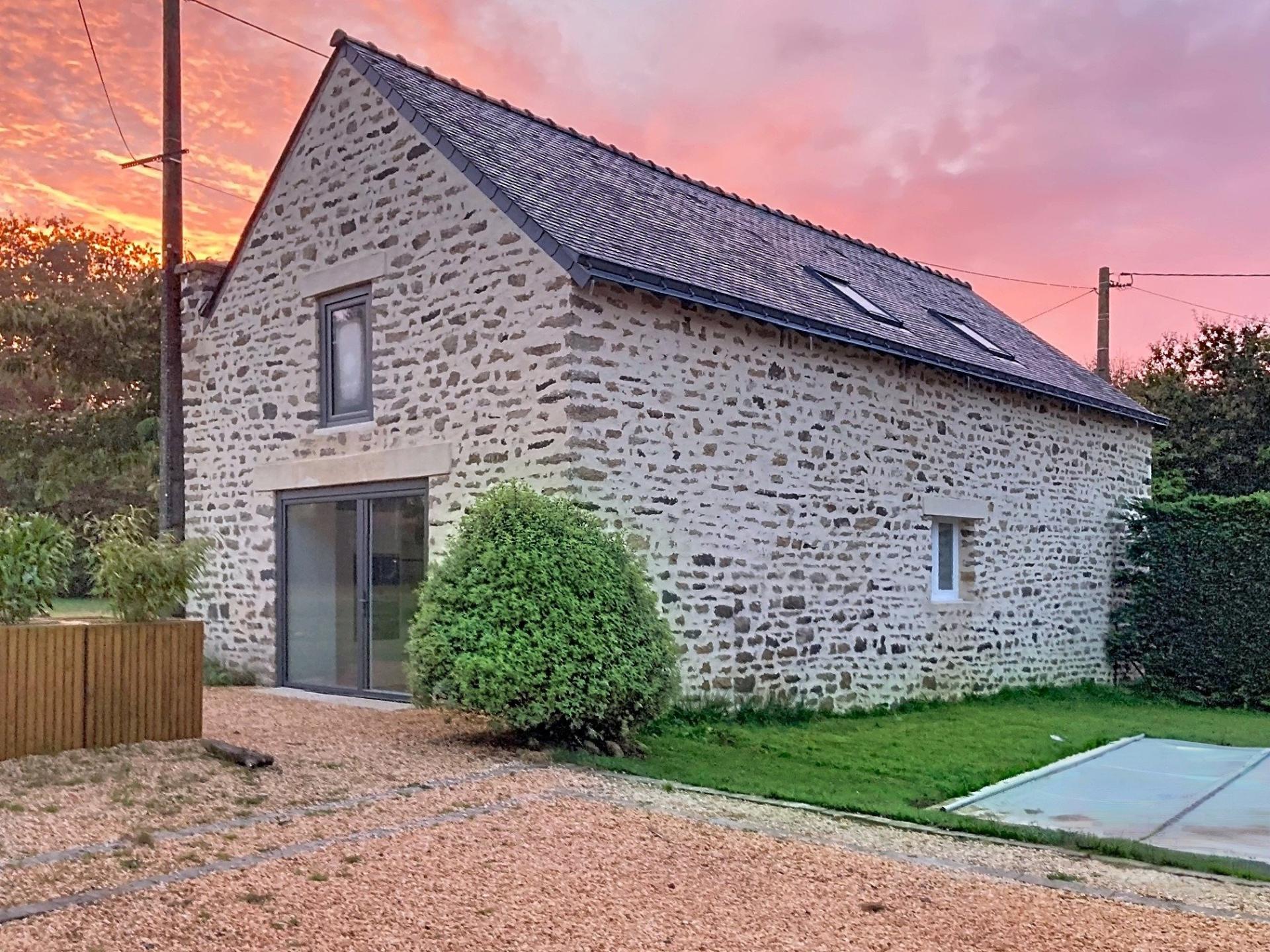 Photo 6 of the listing.