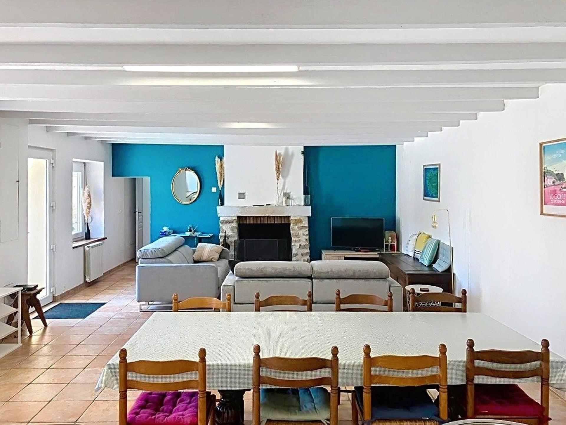 Photo 3 of the listing.