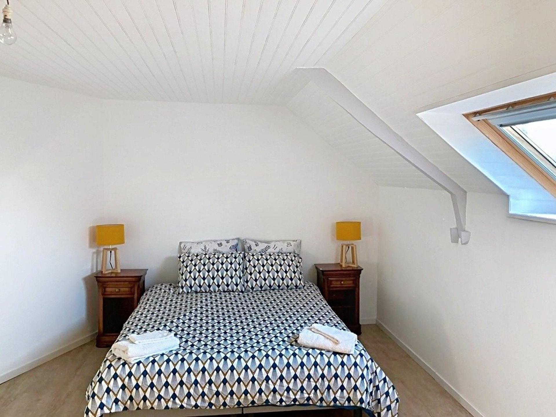 Photo 5 of the listing.