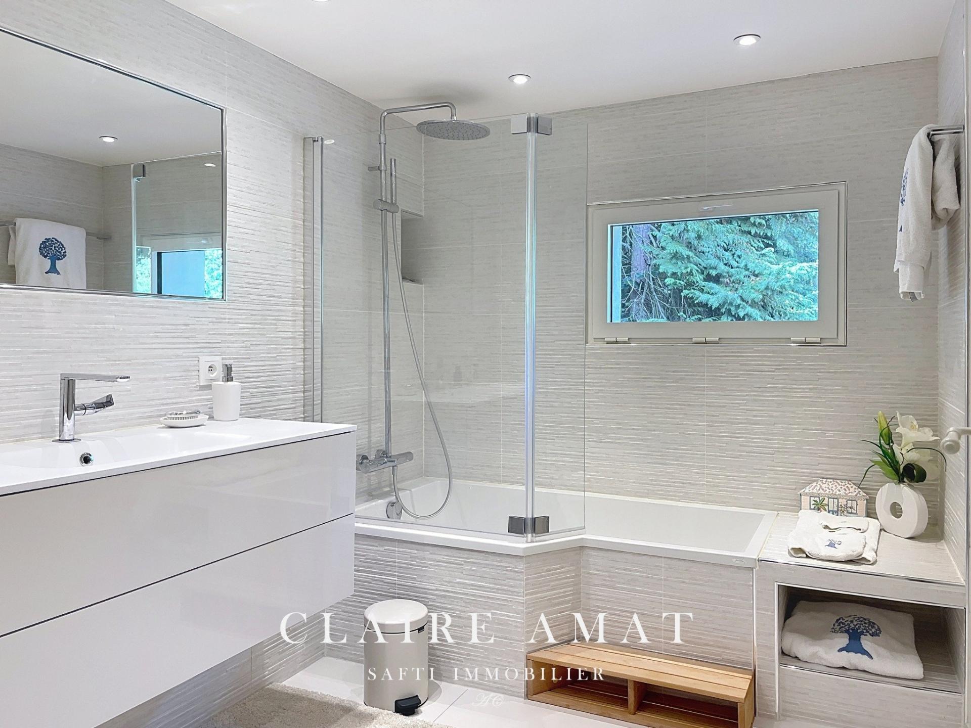 Photo 18 of the listing.