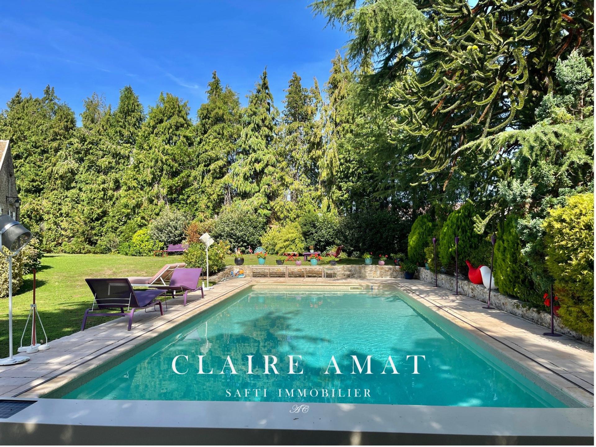 Photo 2 of the listing.