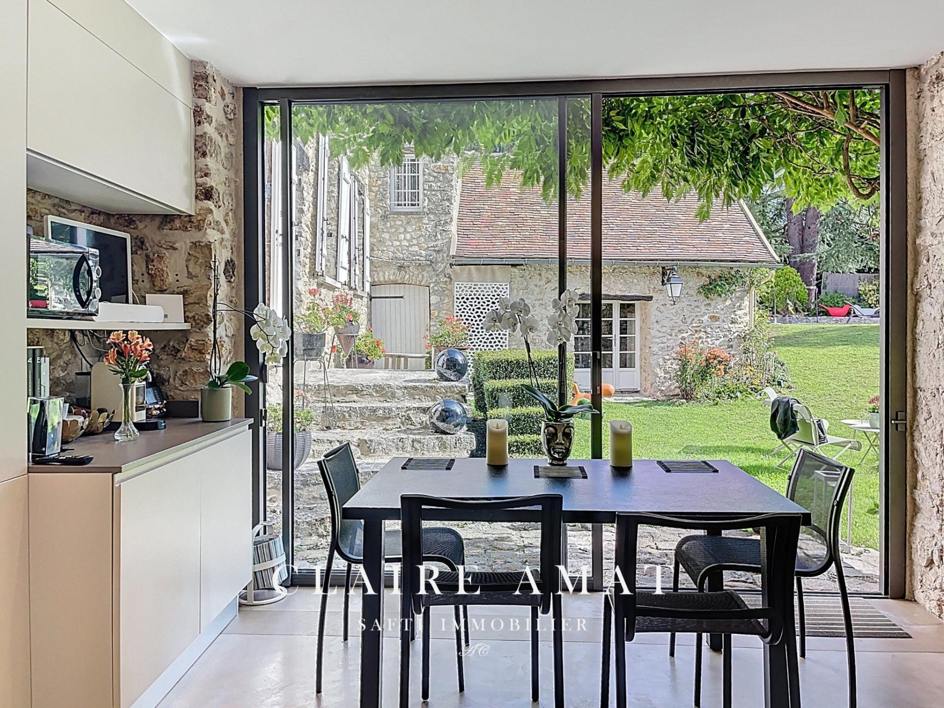 Photo 9 of the listing.