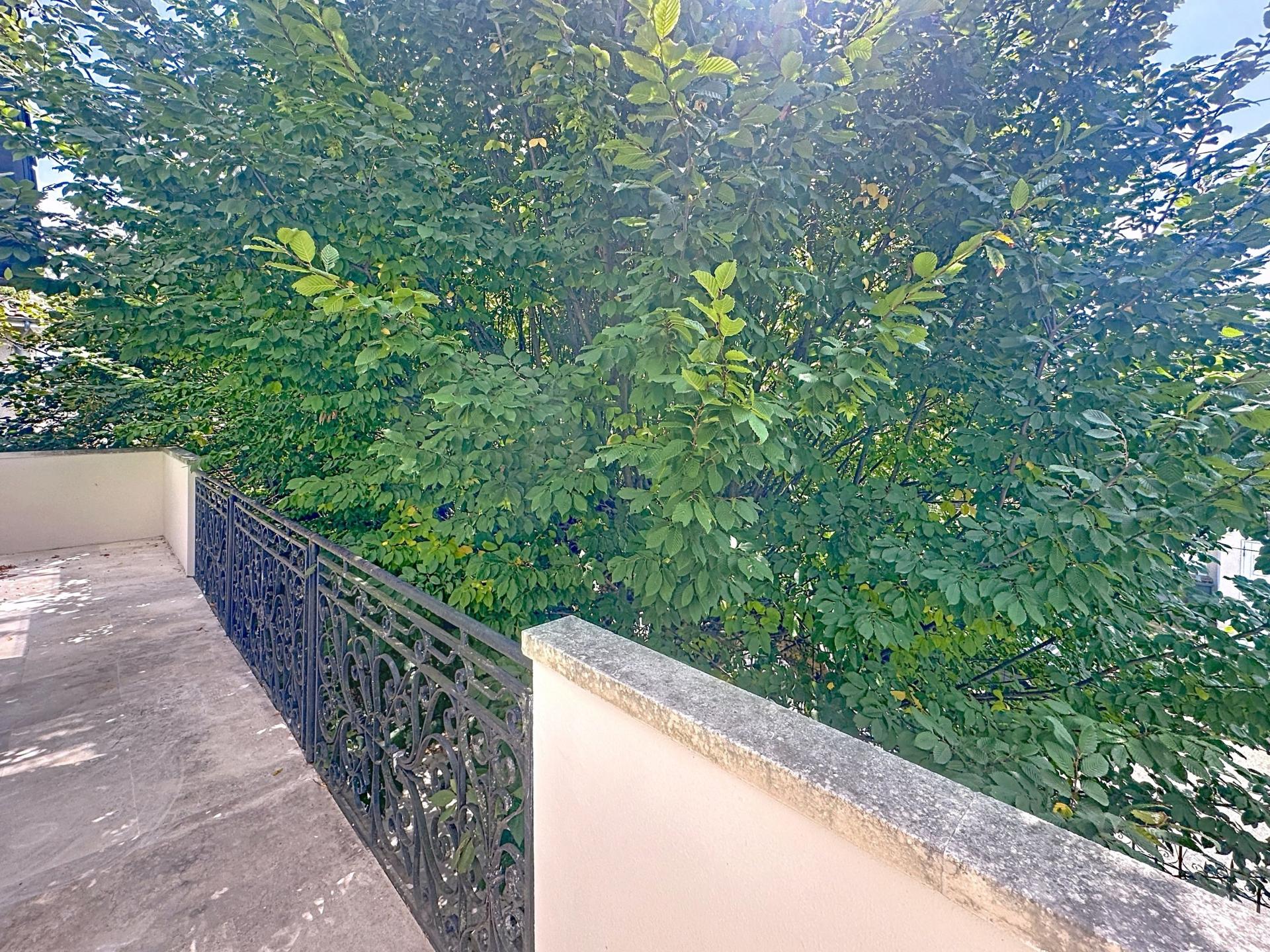 Photo 13 of the listing.